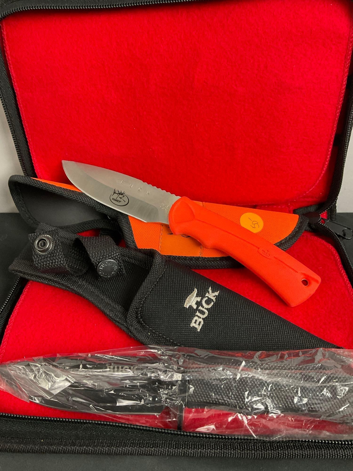 2x Modern Fixed Blade Buck Knives in Sheathes - Blades Measure 4" & 4.5" - Numbered 679 (1 of 9)