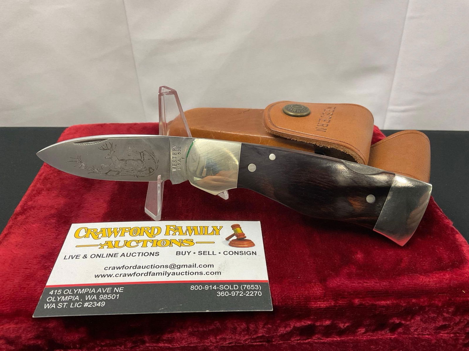 Vintage Western Folding Pocket Knife, 532, engraved blade with buck scene, metal and wooden handle: Appears to be in good shape. The blades measure approx 3 inches long. All of these knives come from the same large collection. See pics. E-2504