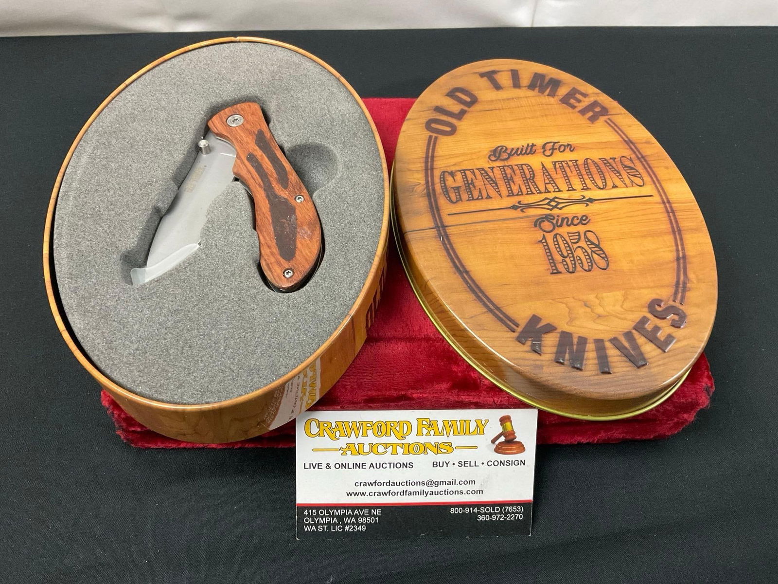 Vintage Schrade Old Timer Knife in Tin, Folding Pocket Knife: Appears to be in good shape. The blades measure approx 2 inches long. All of these knives come from the same large collection. See pics. E-2504