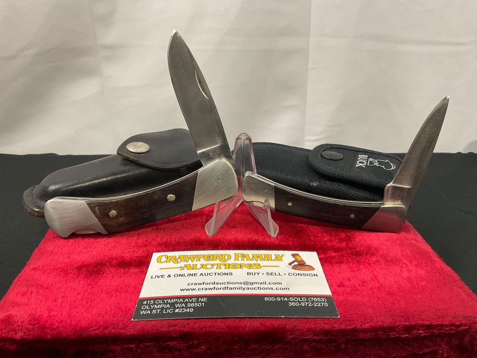Pair of Vintage Buck Folding Pocket Knives, Models 500 & 501, Stainless & Wood Handles (1 of 3)