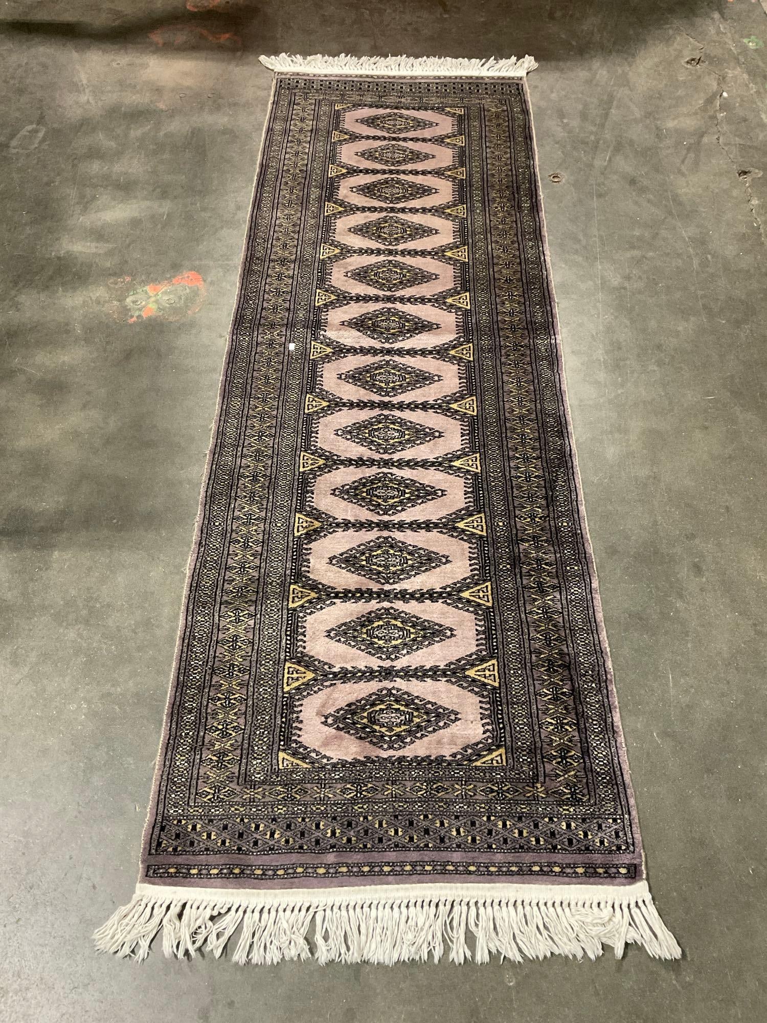 Vintage Wool Lavender & Gold Hallway Runner Persian Rug w/ Intricate Pattern. 98" x 31" See pics.: Vintage Wool Lavender & Gold Hallway Runner Persian Rug w/ Intricate Pattern. Measures 98" x 31" Condition is fair to good. DM-2670