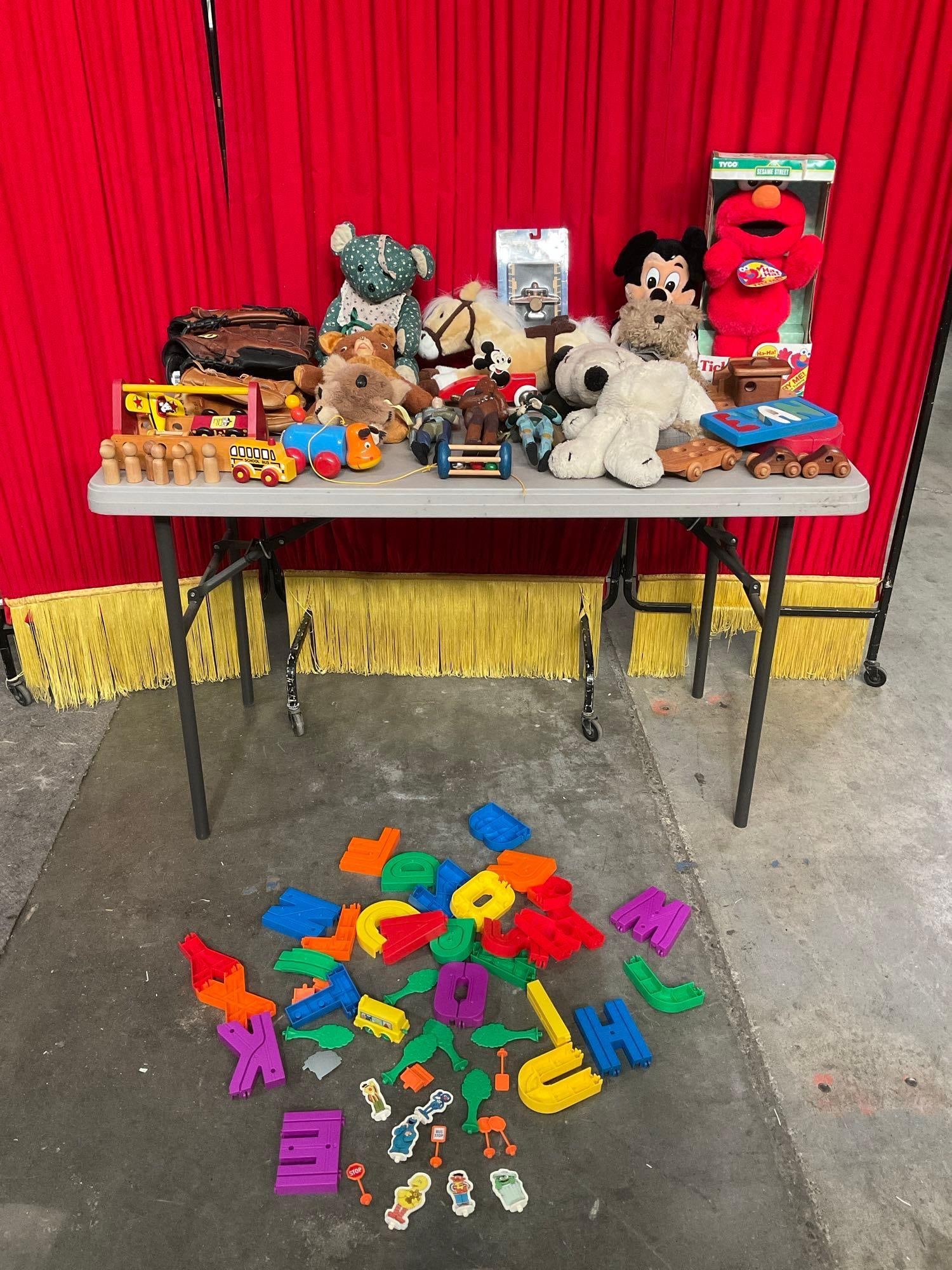 Approx. 70+ pcs Vintage Children's Toys Assortment. Tyco Tickle Me Elmo, NIB, Not Working. See pi... (1 of 7)