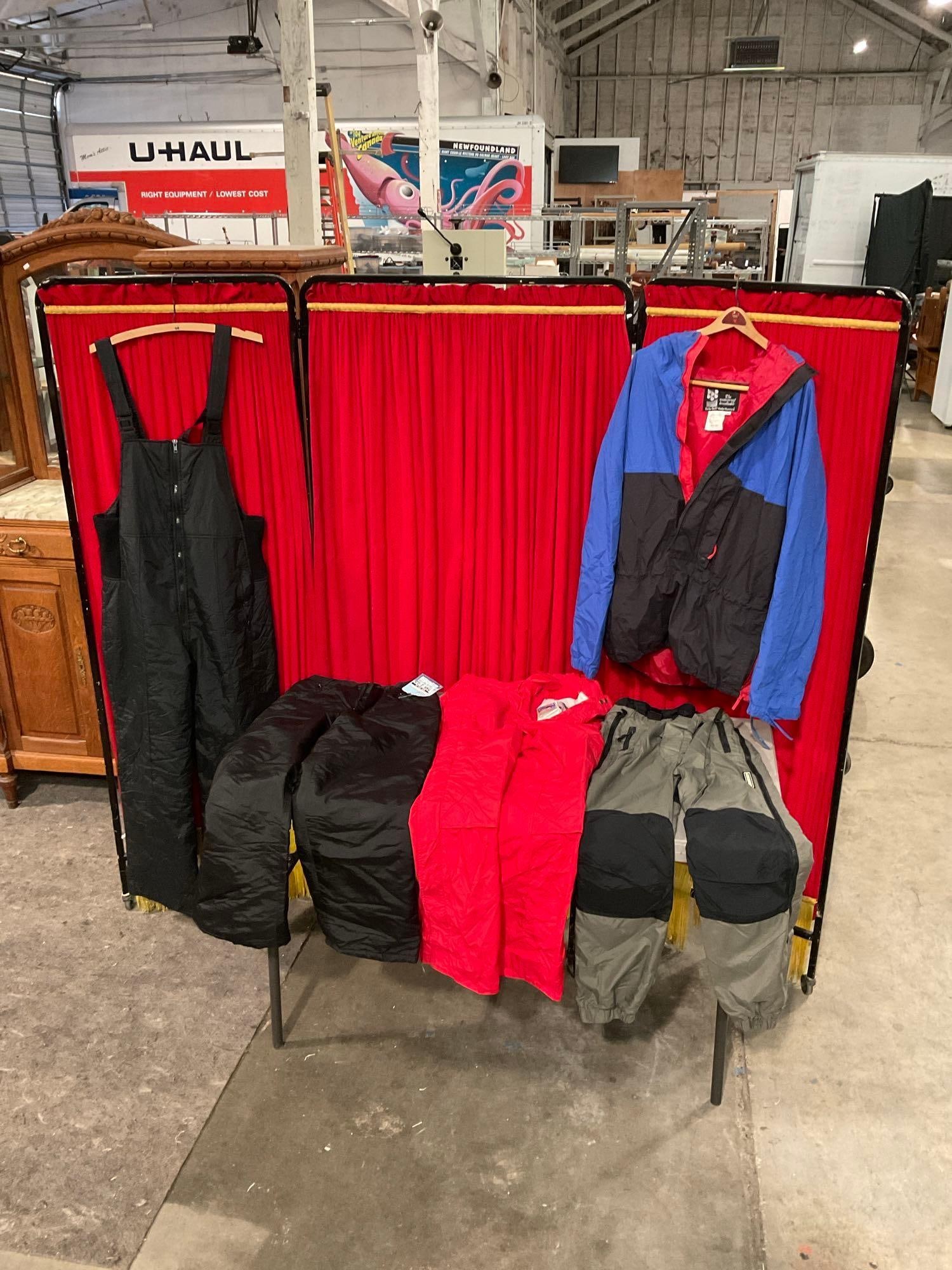 5 pcs Vintage Snow Ski Clothing Assortment. 3 Pairs Ski Pants, 1 Ski Jacket, 1 Jumpsuit. See pics. (1 of 14)