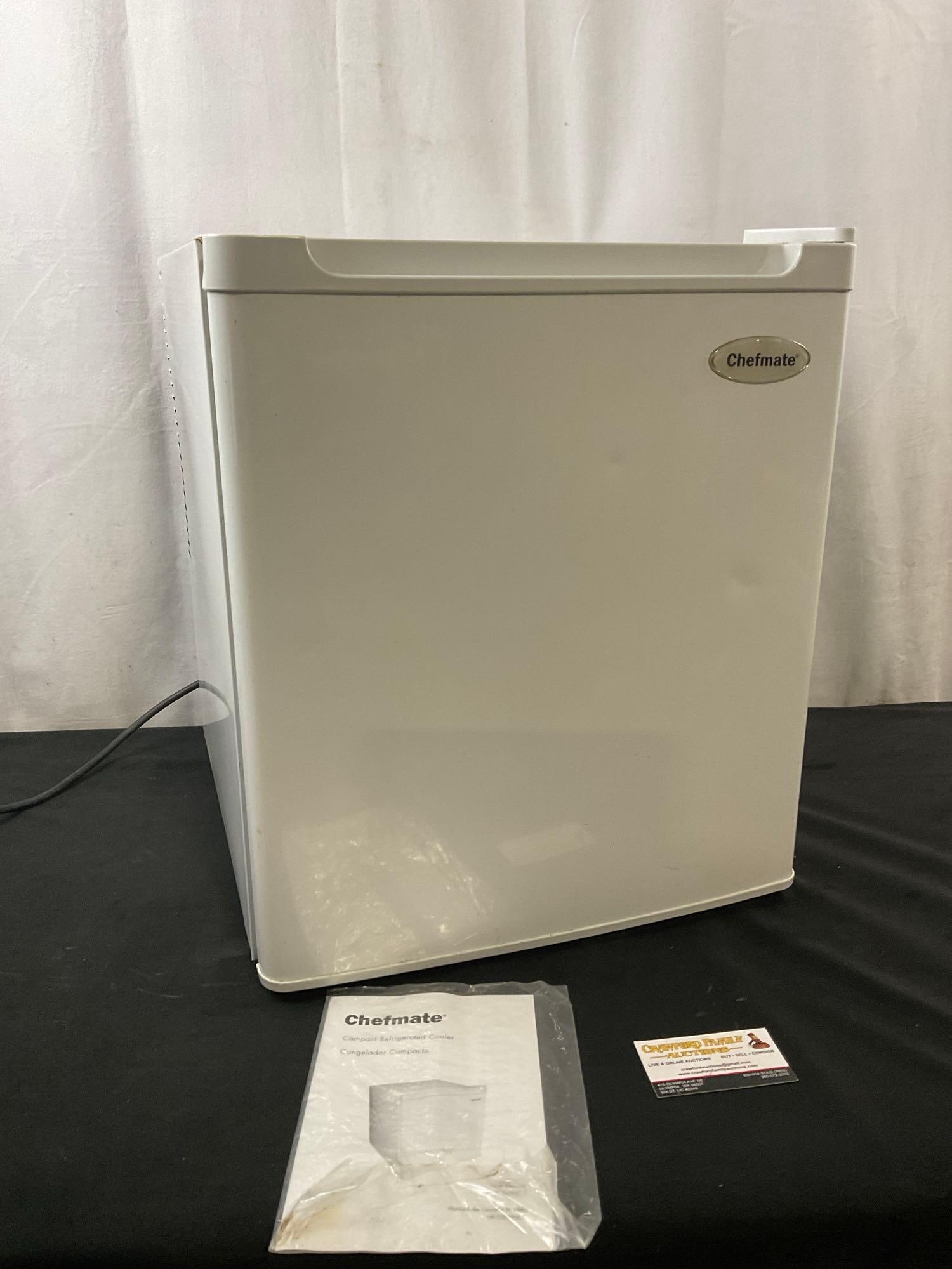 Chefmate Compact Refrigerator 1.7 Cubic Foot, Mini Fridge (1 of 6)