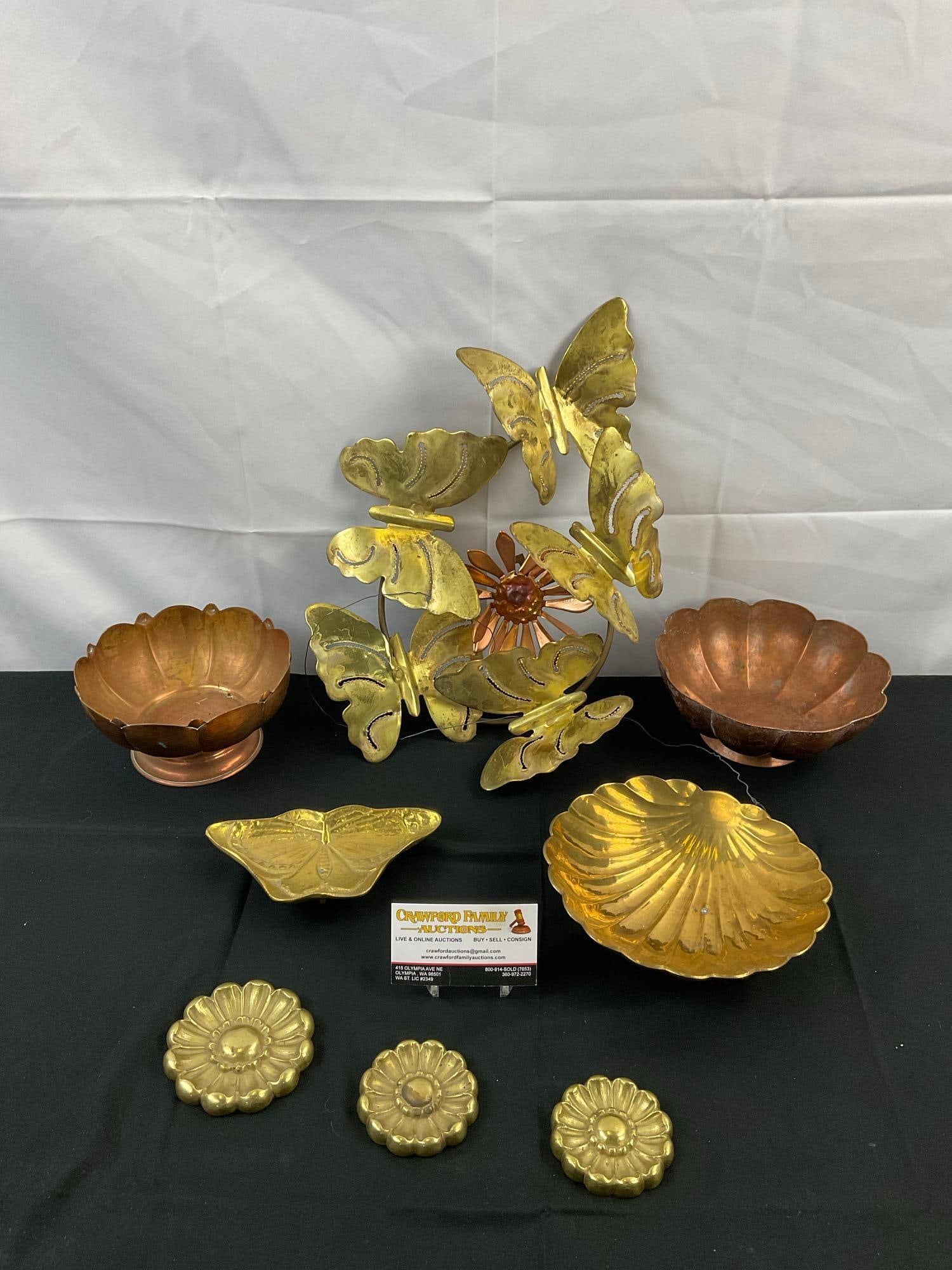 8 pcs Vintage Brass & Copper Decorative Assortment. Butterfly Dish, 2x Copper Bowls, Scallop Dish. (1 of 5)