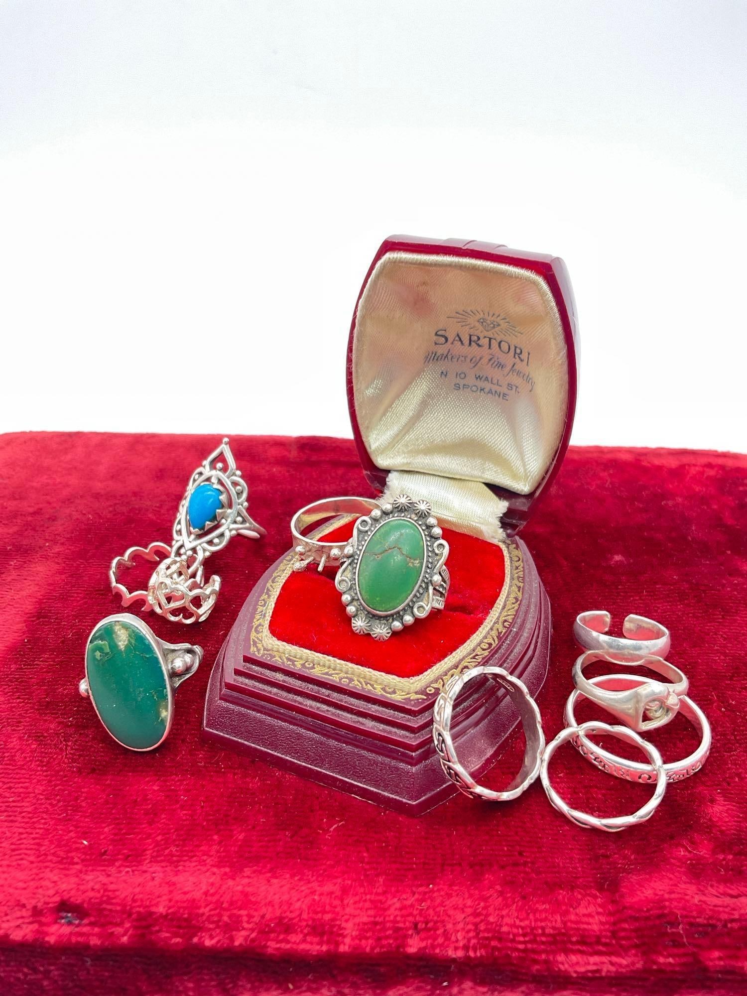 Selection of 9 sterling silver rings incl. Victorian style ring with natural green stone (1 of 3)
