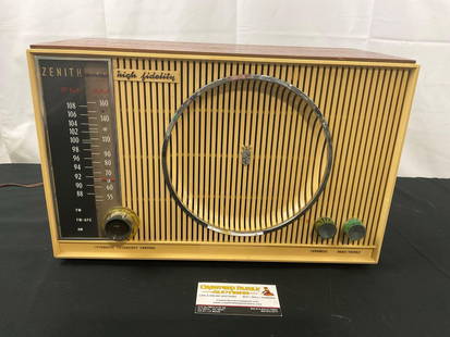 Vintage 1964 Zenith Model H845 AM-FM Wood Cabinet Tube Table Radio: Appears to be in good shape. Does not appear to be currently working. The piece measures approx 10h x 15.5w x 8d inches. See pics. E-2684 