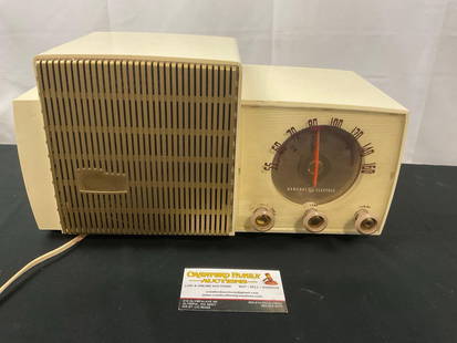 Vintage General Electric Model 432 Musaphonic White Art Deco Tube Radio: Appears to be in fair to good shape, tested, powers on though likely does not work fully, needs some servicing for full functionality. The piece measures approx 7.5h x 14w x 7.5d inches. See pics.