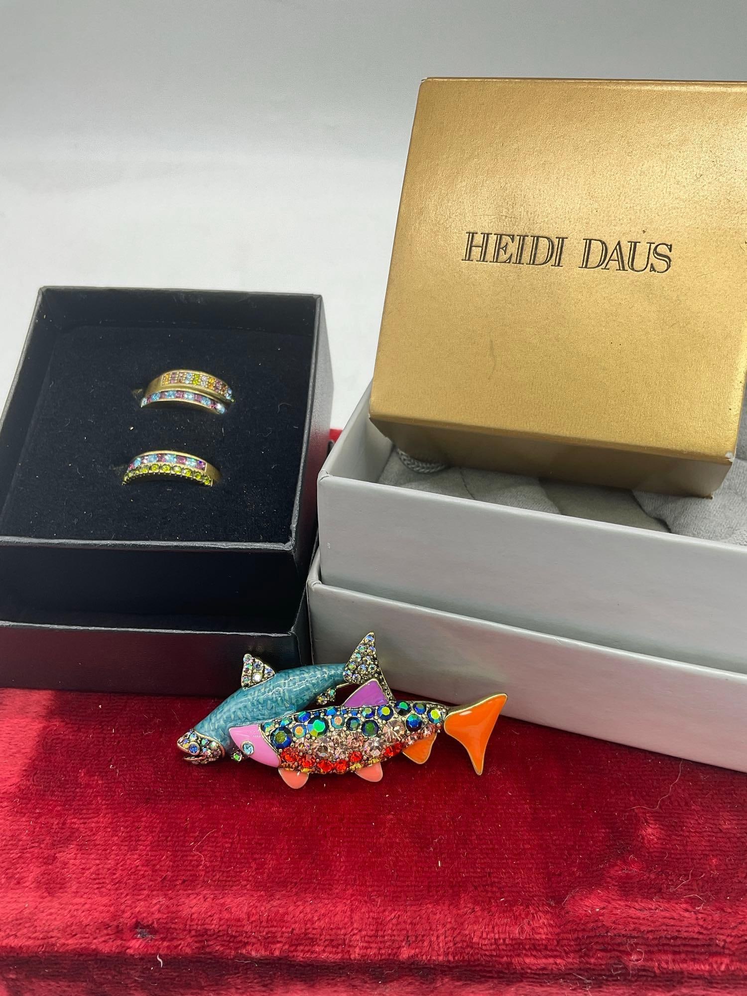 High end Jewelry Designer Heidi Daus rhinestone w/ Swarovski crystal Fish pendant & 4 x rings (1 of 3)