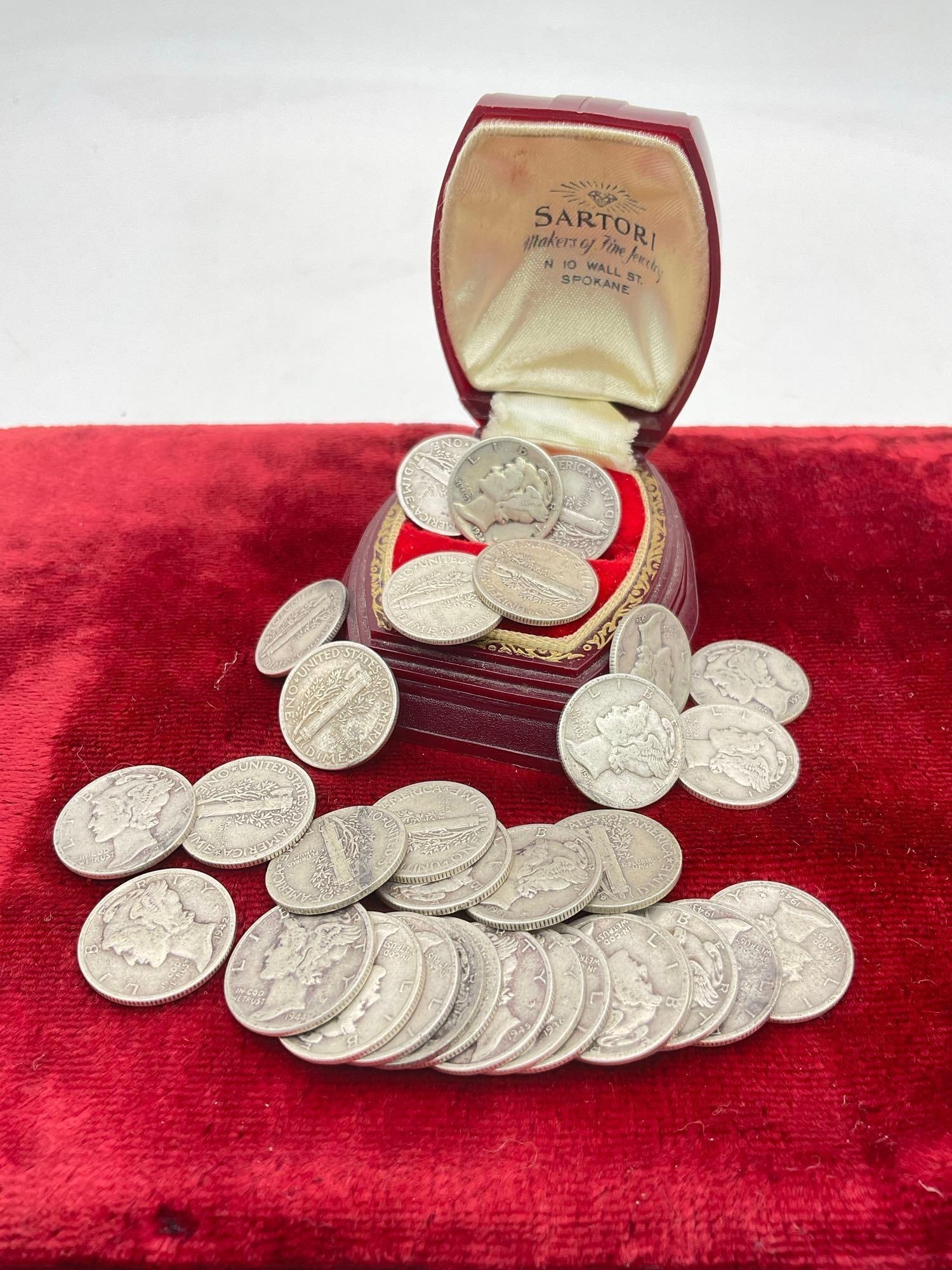 33 Silver Mercury dimes 1929 to 1945 (1 of 2)