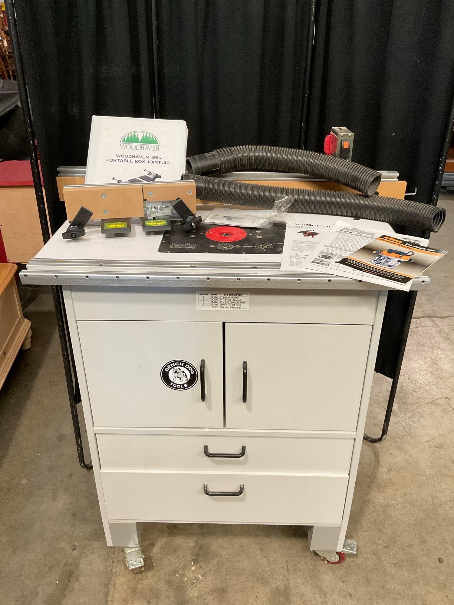 Bench Dog Tools Routing table w/ Triton 2 1/4 HP Plunge Router & Jess Em MastRLift 2 (1 of 9)