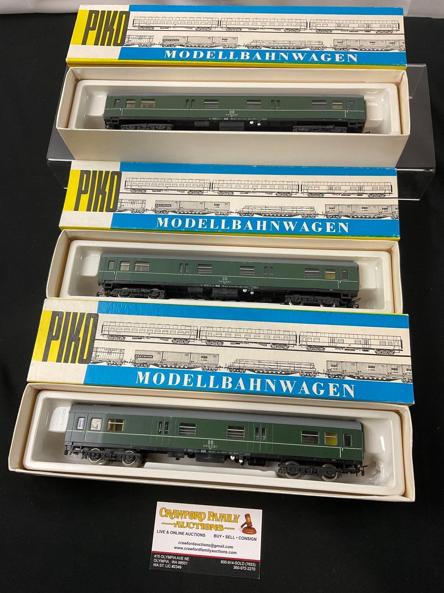Trio of Vintage Piko Modellbahn Train Passenger Cars, HO Scale 5/6511 in original boxes: Appears to be in good shape. The pieces were made in the GDR (East Germany). The cars measure about 10 inches long. See pics. E-2684