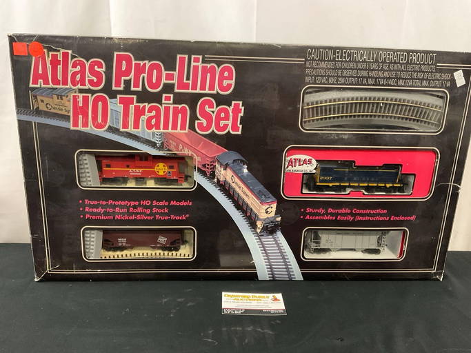 Atlas Pro Line Ho Scale Train Set, 4 Cars In Box & Track, Does Not Have ...