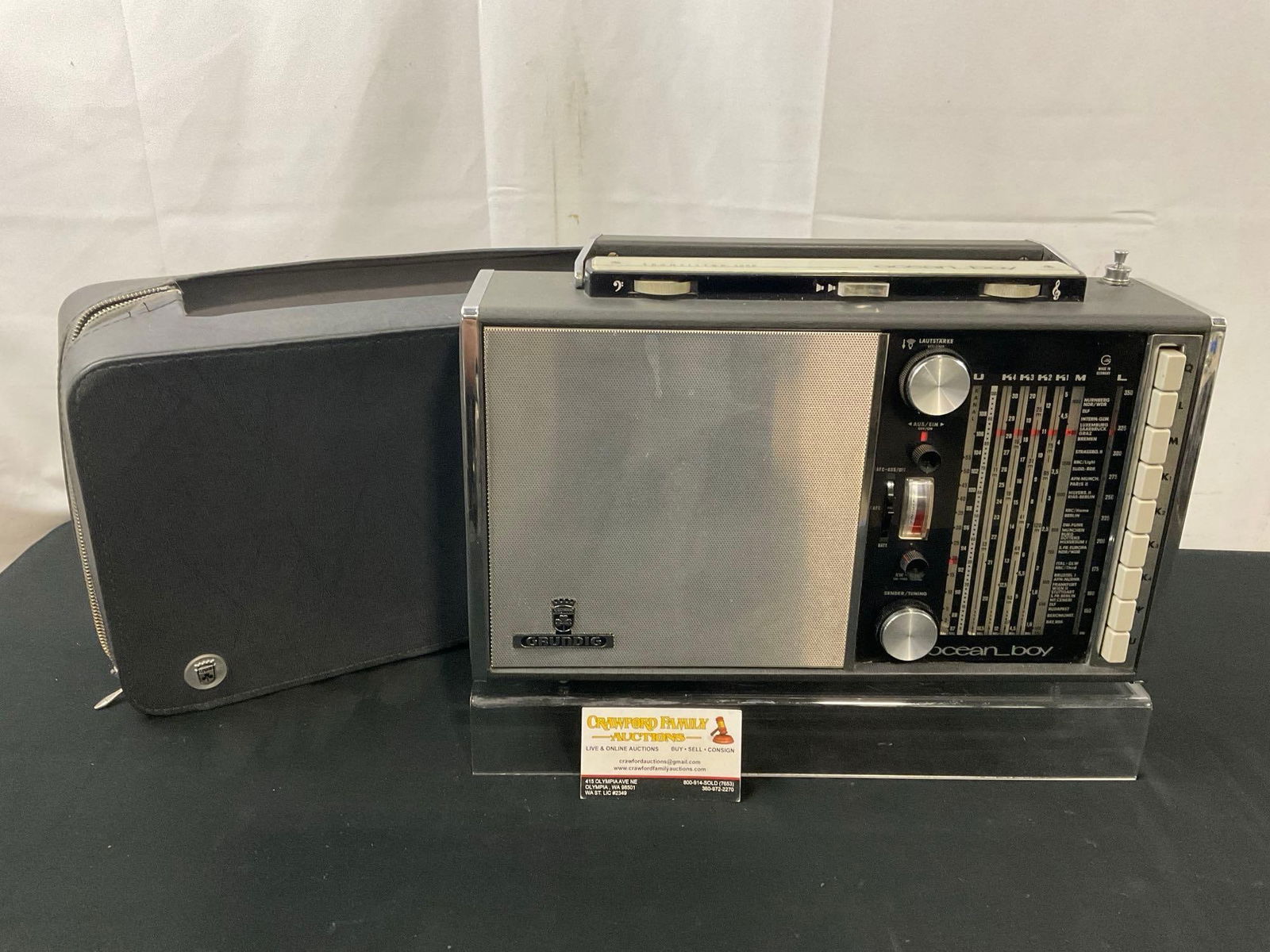 Vintage 1965 Grundig Ocean Boy Transistor 3000 Portable Radio w/ Leather Case (1 of 10)