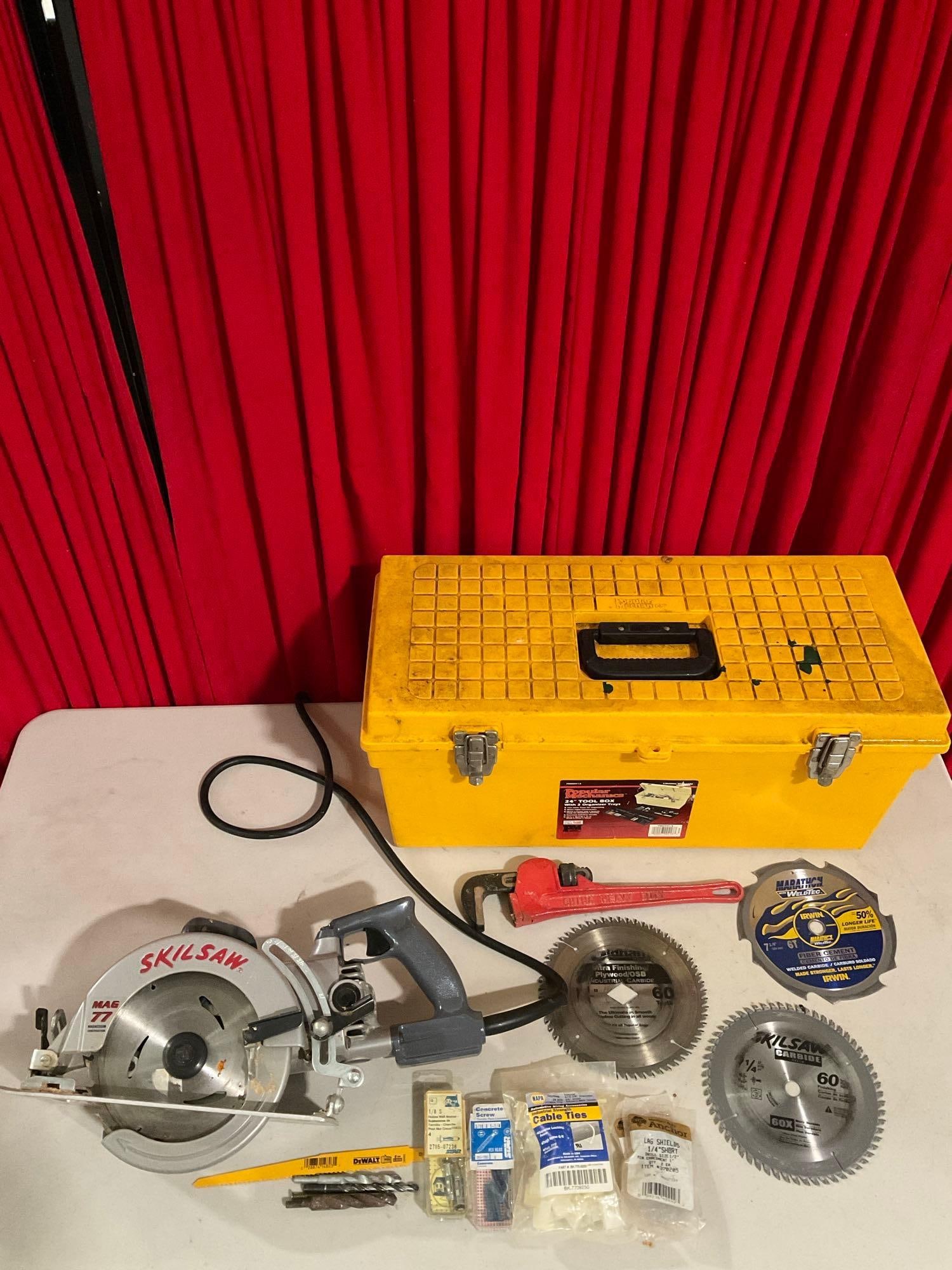 Skilsaw Mag 77 7-1/4" Worm Drive Saw Model HD77M & 7 pcs Accessories. Tested, Works. See pics.: Skilsaw Mag 77 7-1/4" Worm Drive Saw Model HD77M & 7 pcs Accessories including 3 replacement blades, wrench and Vintage Popular Mechanics Plastic 24" Tool Box (missing organizer trays). Tested, Wo