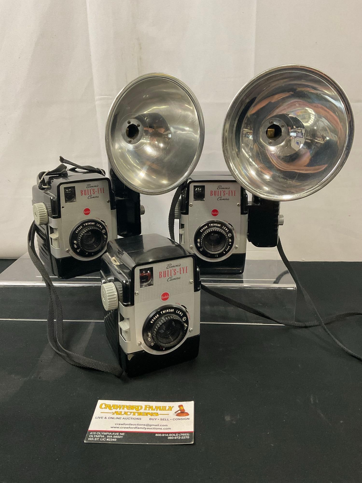 Trio of Vintage Kodak Bulls-Eye Brownie Cameras, uses 620 Film, 2 w/ flash modules (1 of 4)