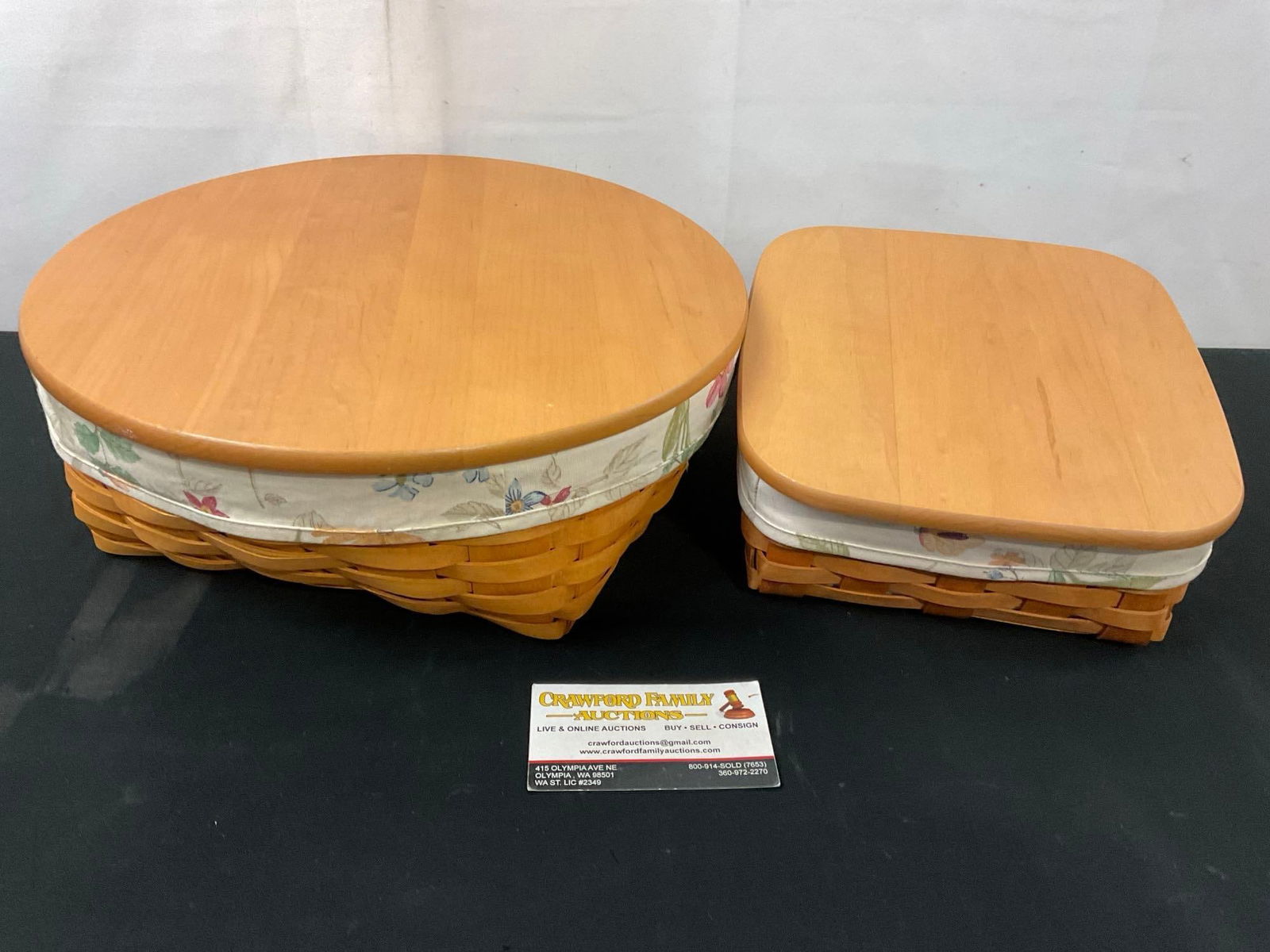 Pair of Vintage Signed Longaberger Lidded Baskets, Lined w/ Cloth & Plastic (1 of 6)