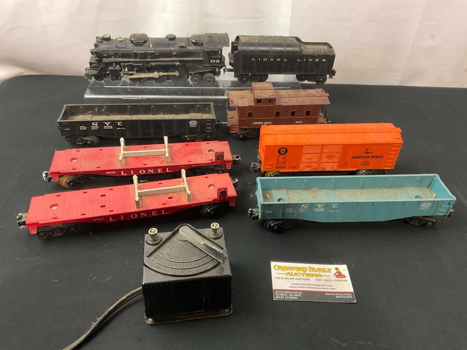 Set of Lionel HO Scale Trains, Engine & Tender, 2x flat cars, 2x Top Load Hopper, Box Car & Caboose (1 of 4)