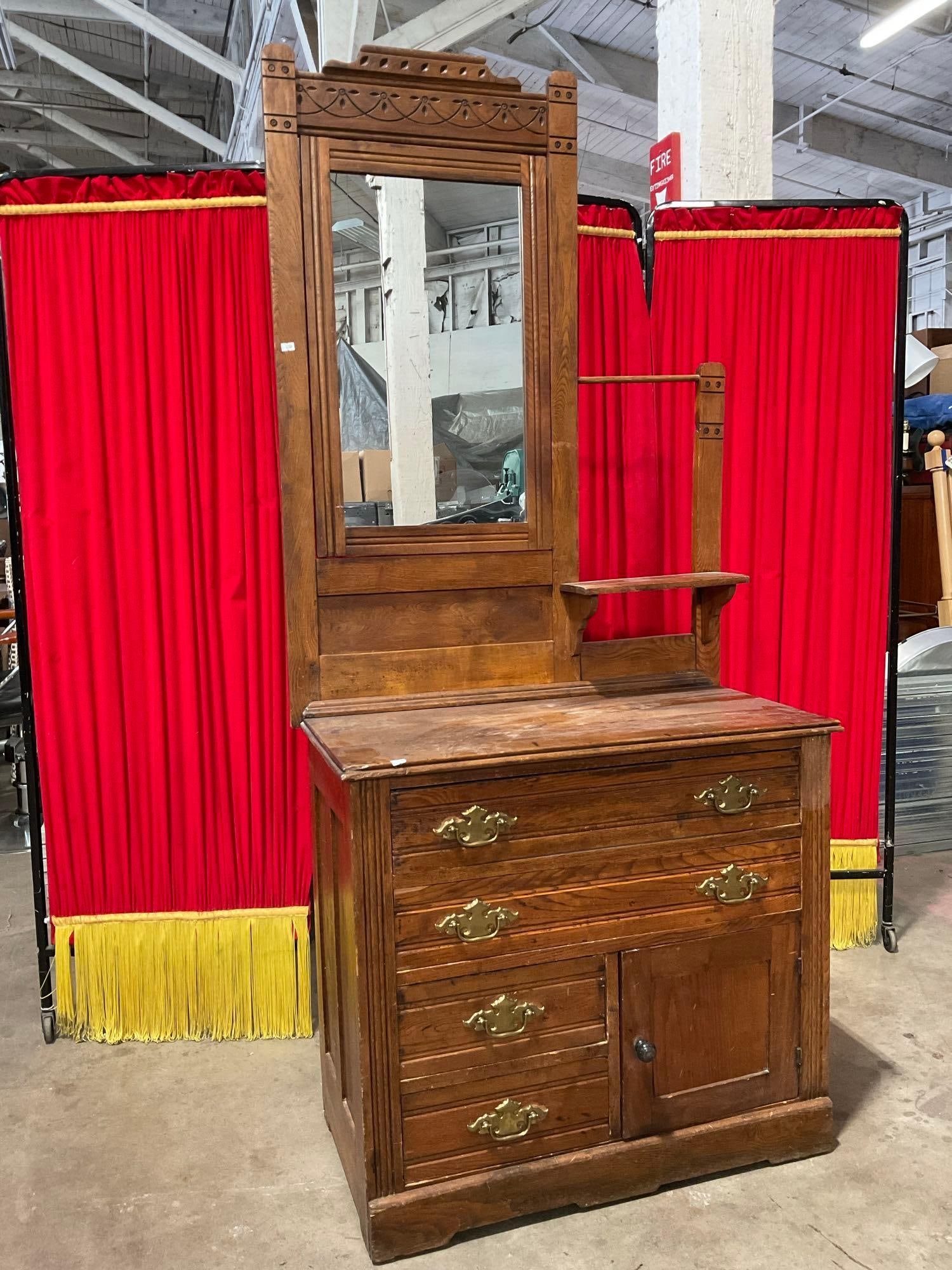 Antique Eastlake Style Spoon Carved Oak Wooden Commode w/ Mirror, Towel Rack, Catbox. See pics. (1 of 10)