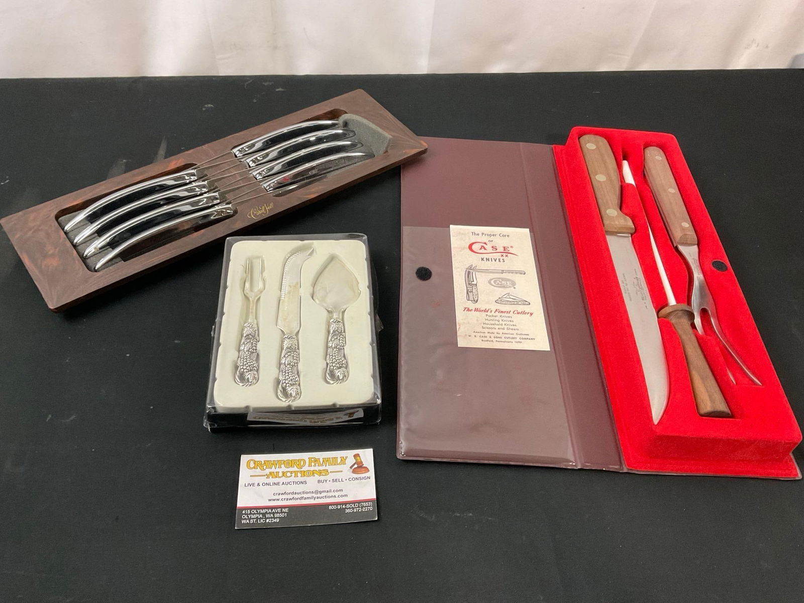 8 Carvel Hall Stainless Knives, Case Carving Set of 3, Cheese Set of 3: Appears to be in good shape. 14 pieces in total, seems to be unused. See pics. E-3100
