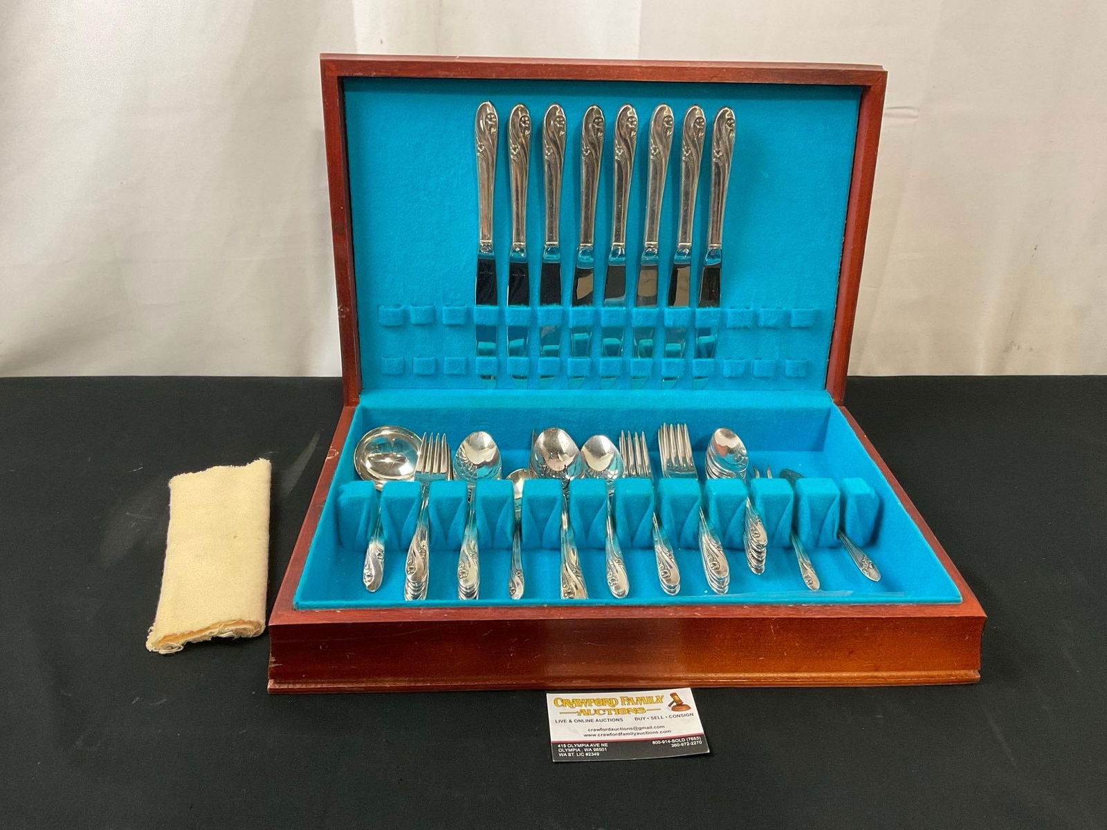 Holmes & Edwards Silver Plated Flatware in Case, 48 pieces, Deep Silver pattern (1 of 4)
