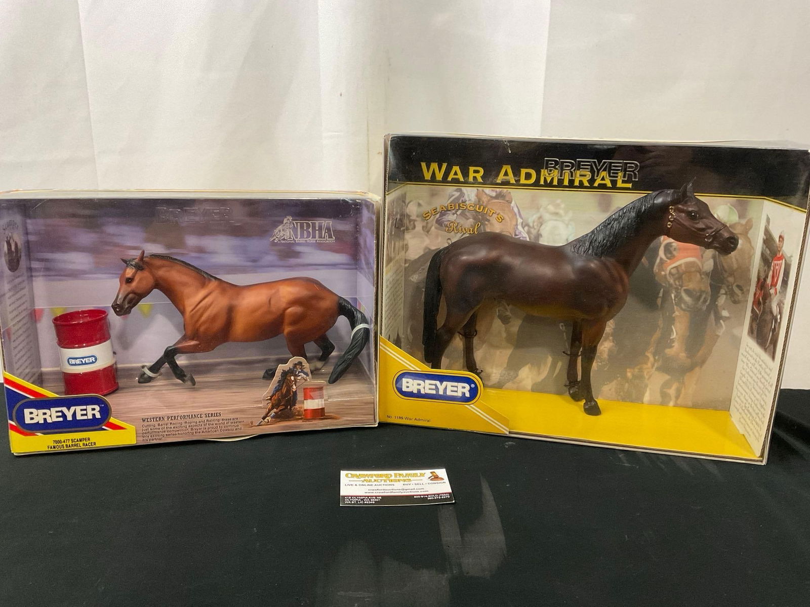 Pair of Breyer model Horses, no. 1189 War Admiral & no. 7000-477 Scamper Famous Barrel Racer (1 of 3)