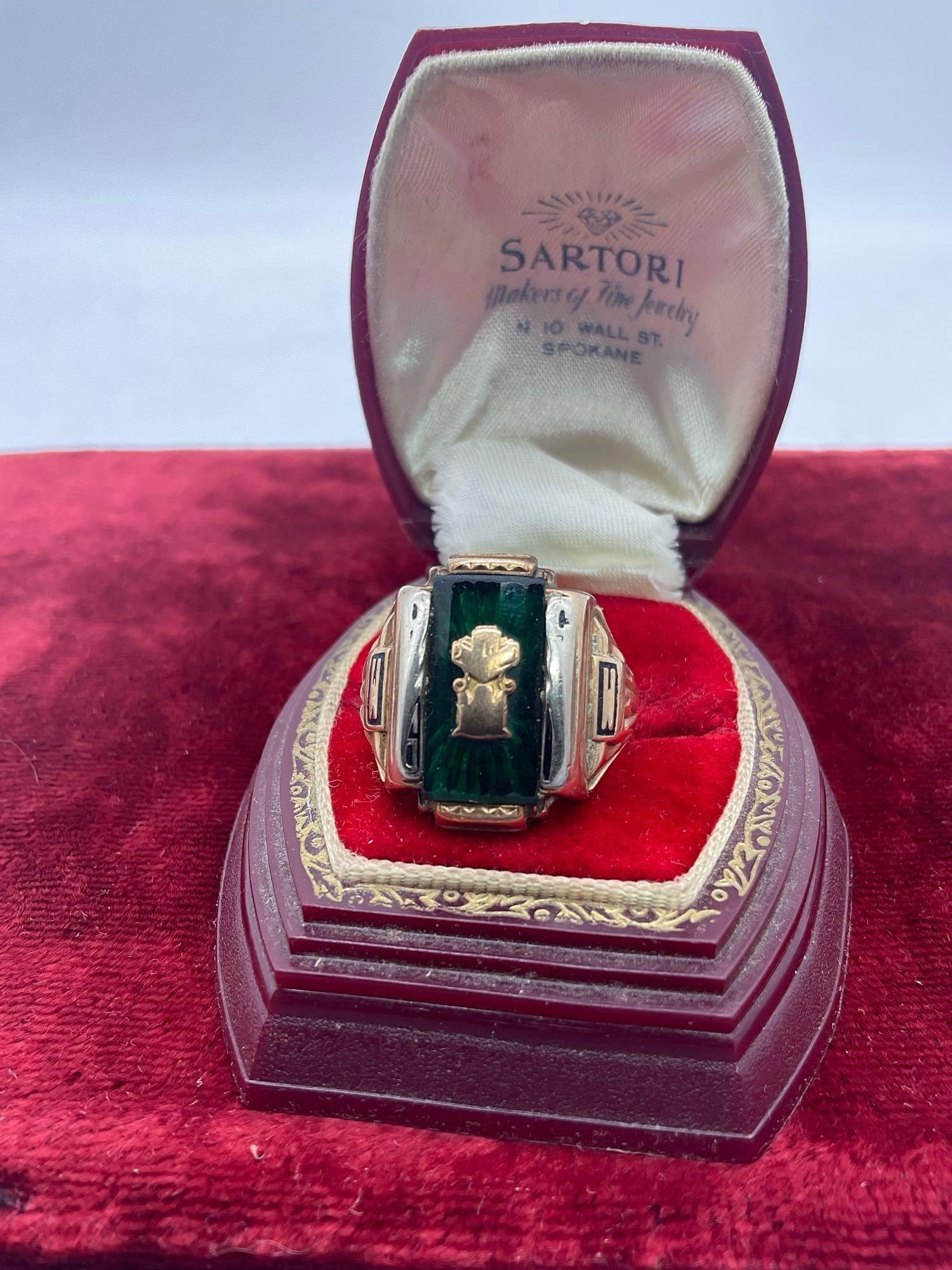 Antique deco Josten 10k yellow gold class ring with green crystal - Sz 10, 12.91 grams (1 of 6)