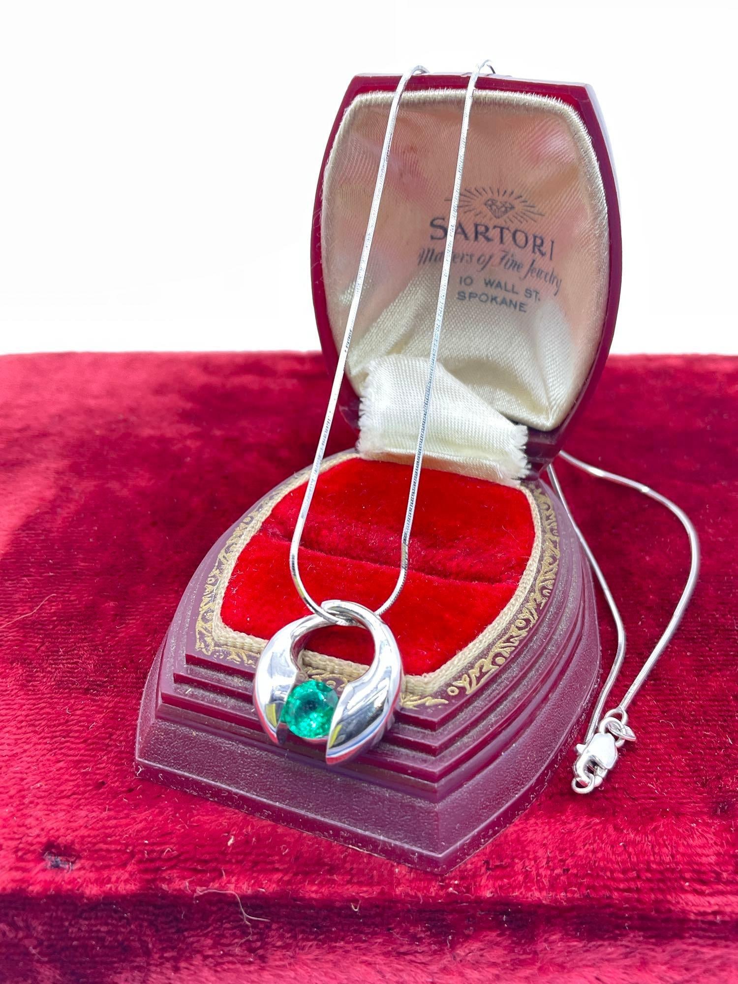 Stunning Emerald and 14k white gold signed "lock" pendant and necklace - 7.35 grams (1 of 4)