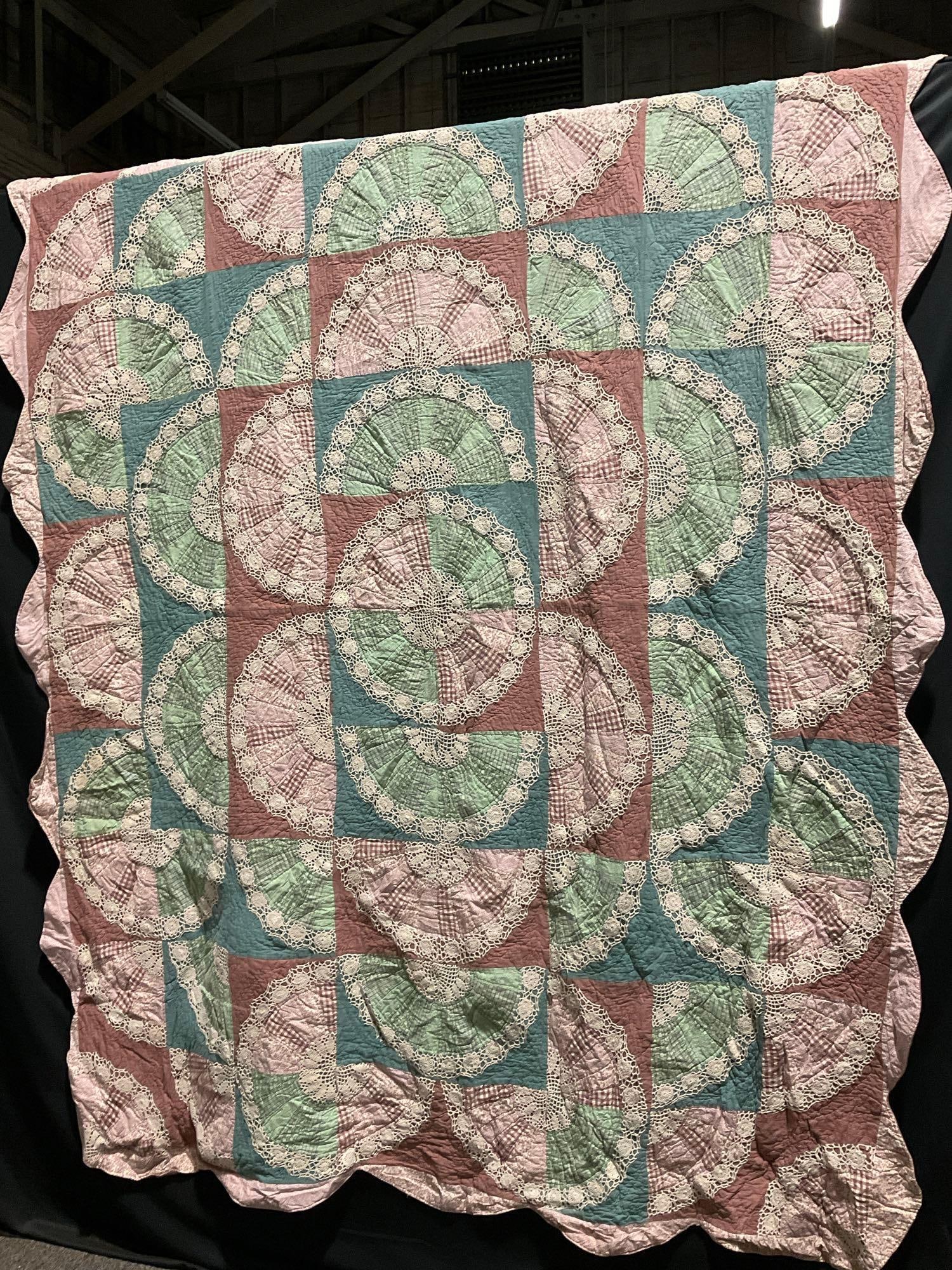 Vintage American Pacific Manor House Quilt, measures 78 x 96, Blue & Maroon w/ Lace Semicircles: Appears to be in good shape. The outside dimensions measures approx 78w x 96h inches. See pics. E-3190