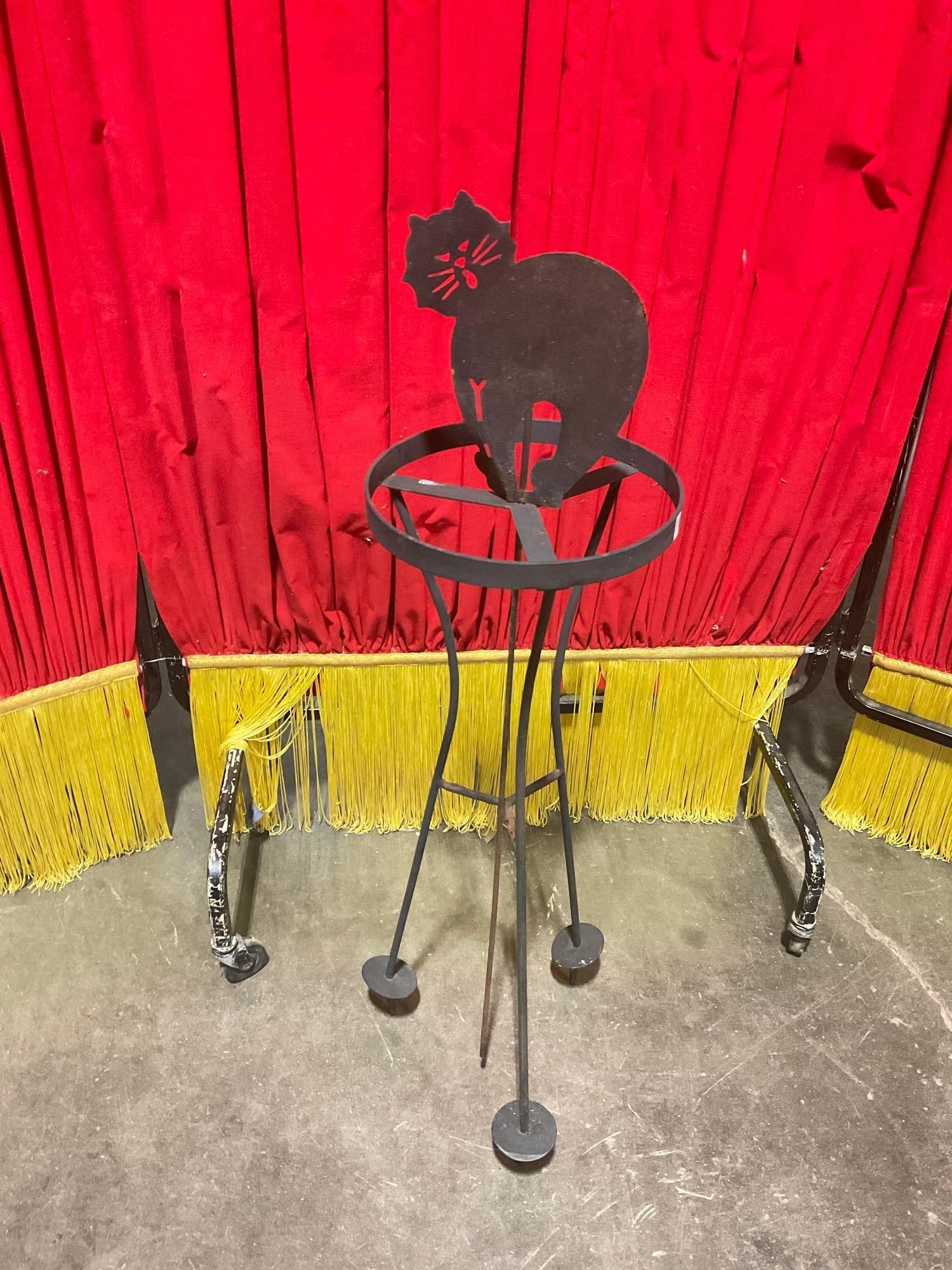 Vintage Wrought Iron Plant Stand w/ Cat Stake - See pics (1 of 4)