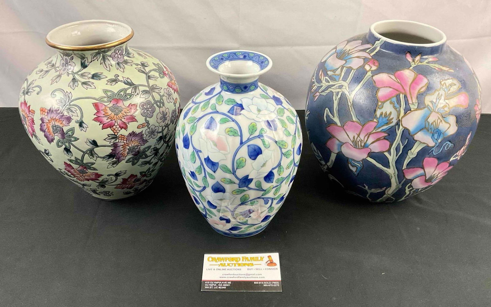 3 pcs Soft Spring Tone Chinese Style Porcelain Jar Vase Assortment. Excellent Condition. See pics. (1 of 9)