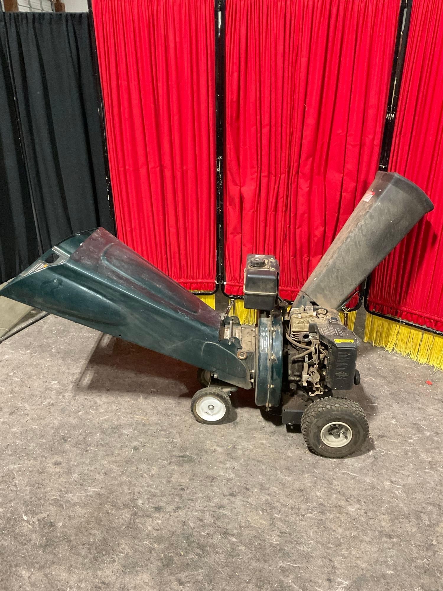 Craftsman Chipper/ Shredder w/ Briggs & Stratton 10.0 HP Engine & Chromium Blades (1 of 7)