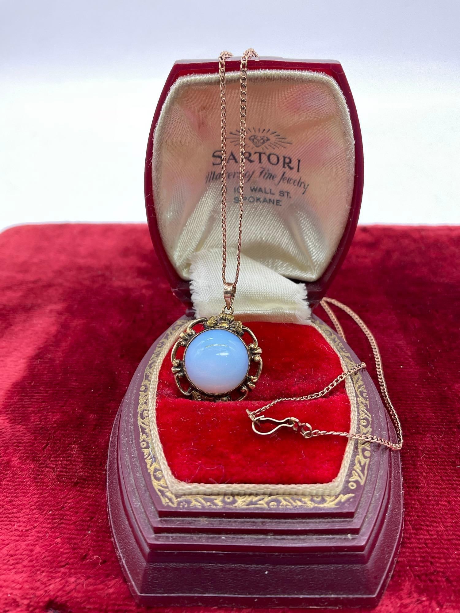 10k gold necklace and pendant with floral motif and large opal stone (1 of 3)