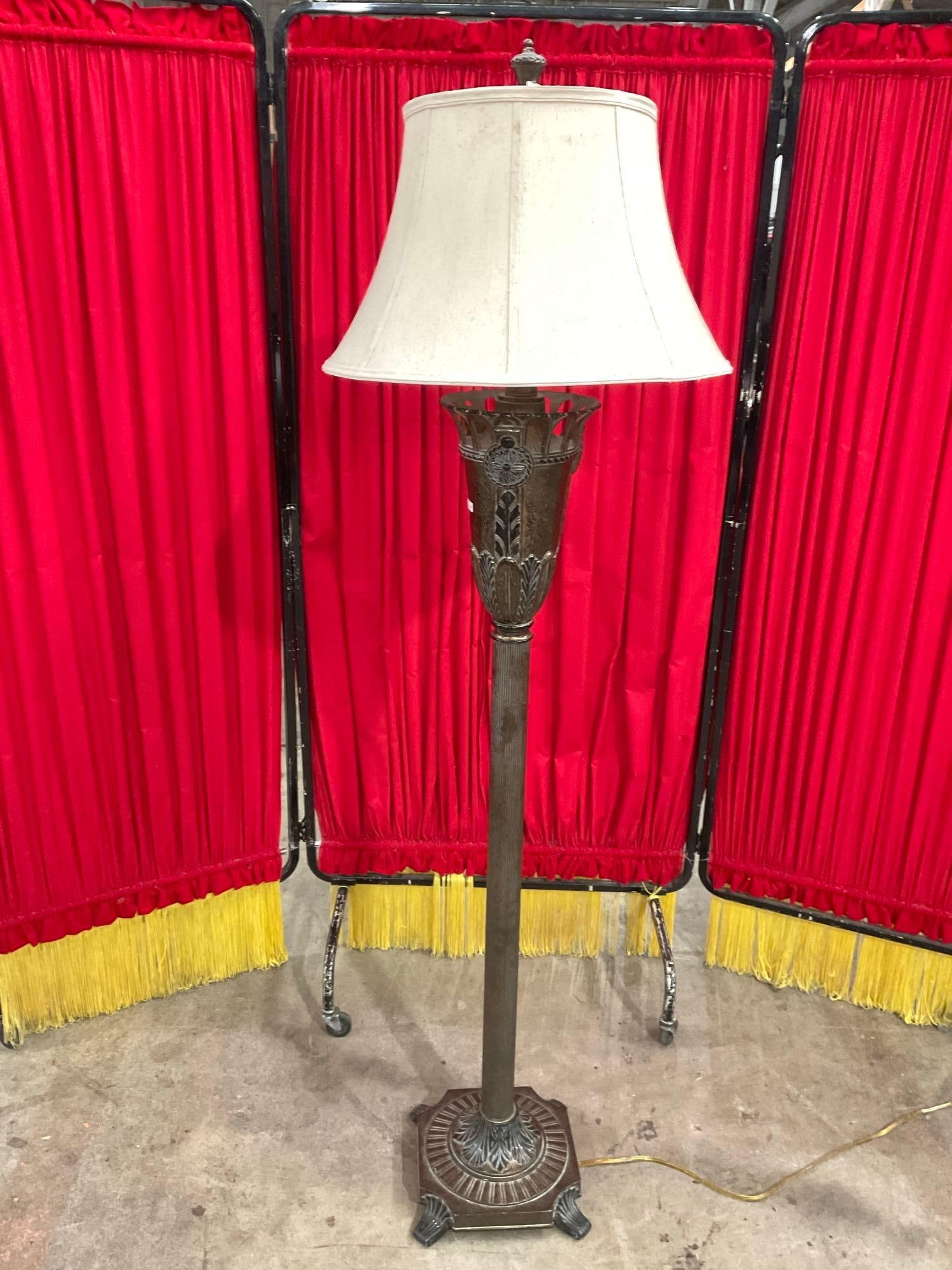 Vintage Metal Torch Style Floor Lamp w/ Nice Bronze & Black Tone - Tested & Working (1 of 5)