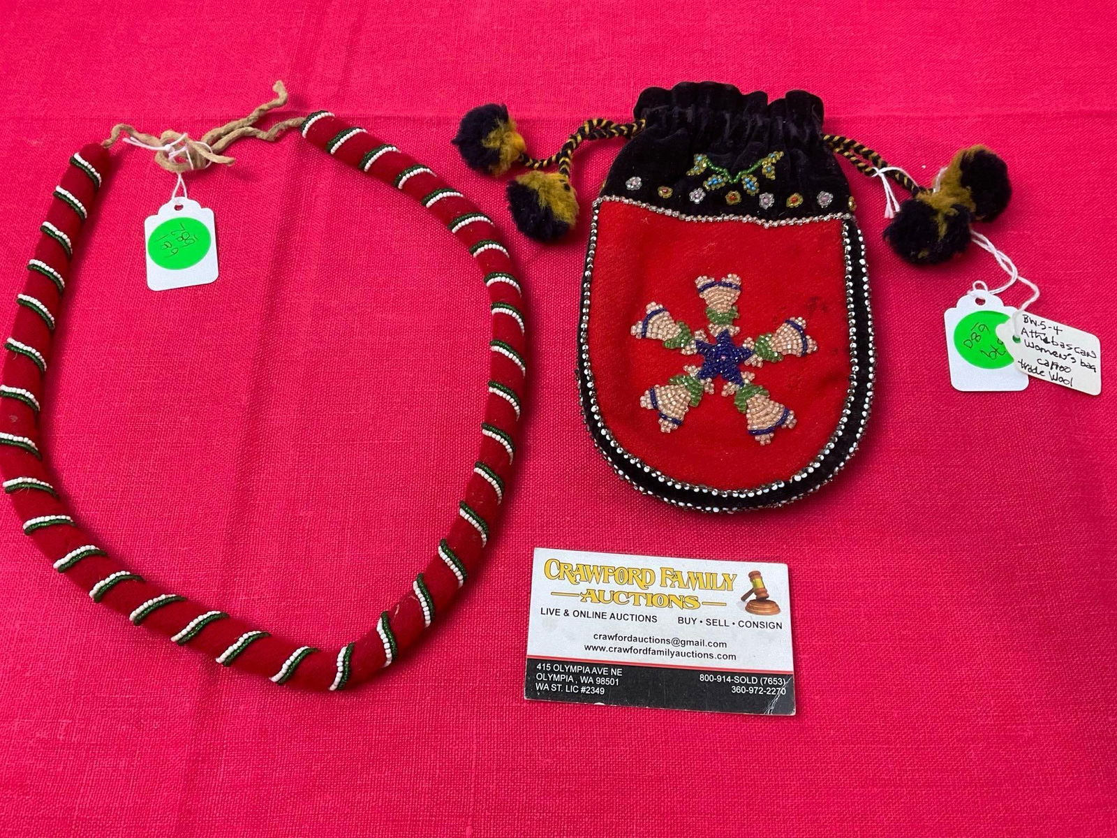 Native American Beaded Necklace & Athabascan Womens Bag Trade Wool, beaded velvet (1 of 6)