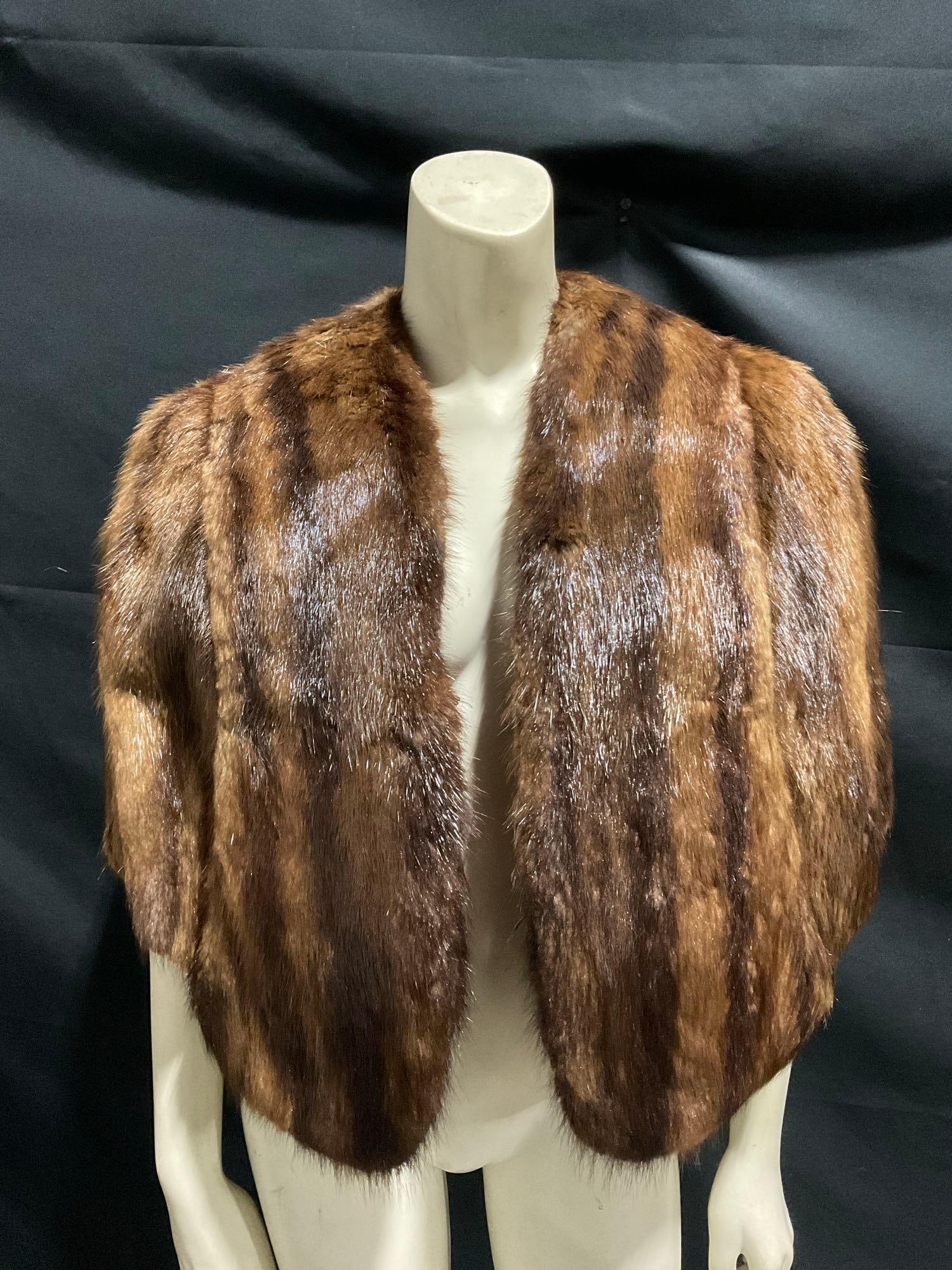 Vintage 1950s Mink Fur Stole, monogrammed Vickie Crozier, measures approx 21 x 46: Appears to be in good shape. The piece measures approx 21h x 46w inches. See pics. E-3410