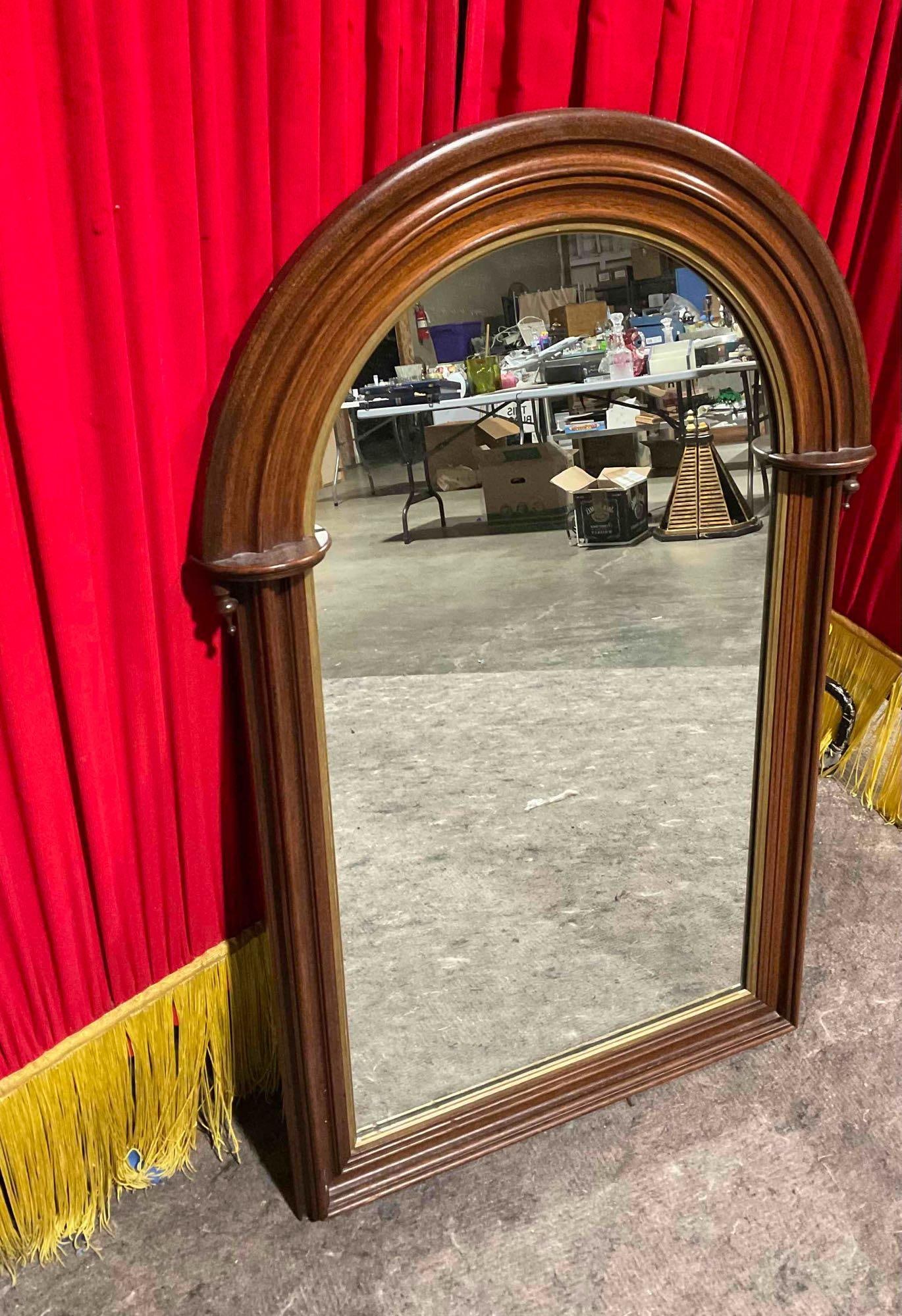 Vintage Wall Mirror in Arched Wooden Frame w/ Gilt Accent. Excellent Condition. See pics. (1 of 4)