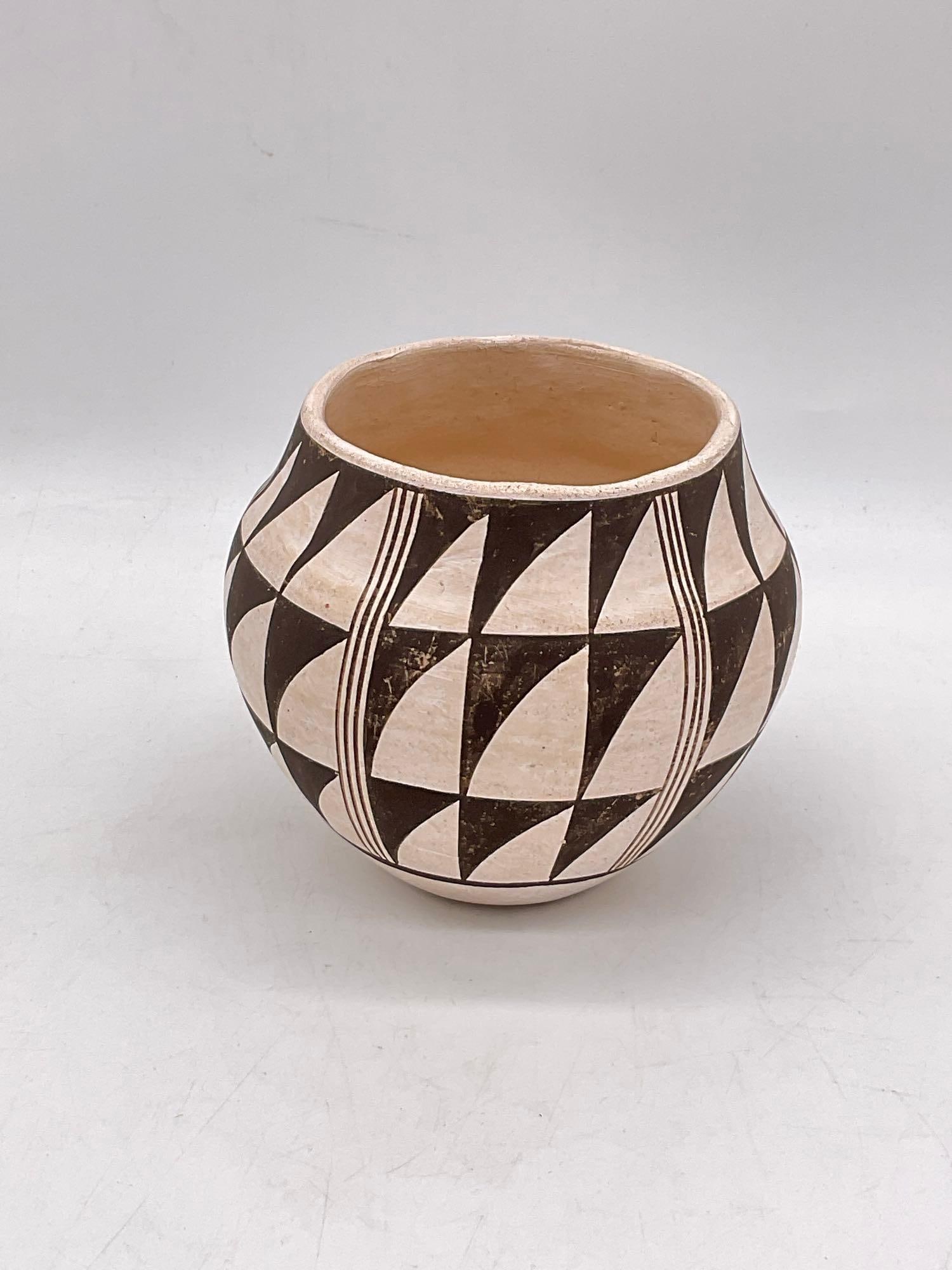 Vintage Southwest Acoma Pottery Bowl Signed - E. Chino - See pics (1 of 4)