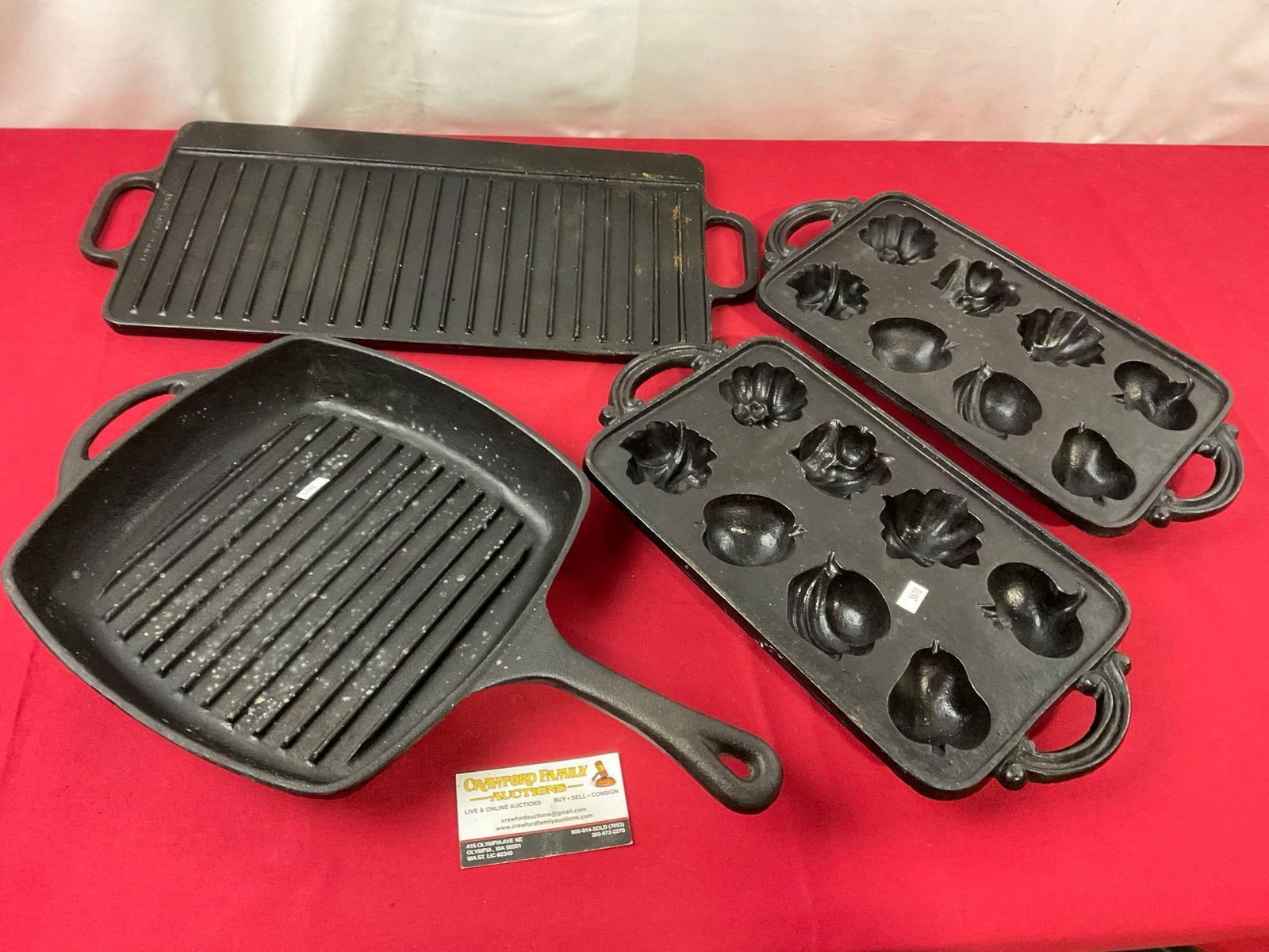 Cast Iron, pair of John Wright Molds, Cooks Griddle 11 inch, Lodge Grid Iron 7G12 Reversible Skil...: Appears to be in good shape. The skillet piece measures approx 9.5 x 20 inches. See pics. E-3690