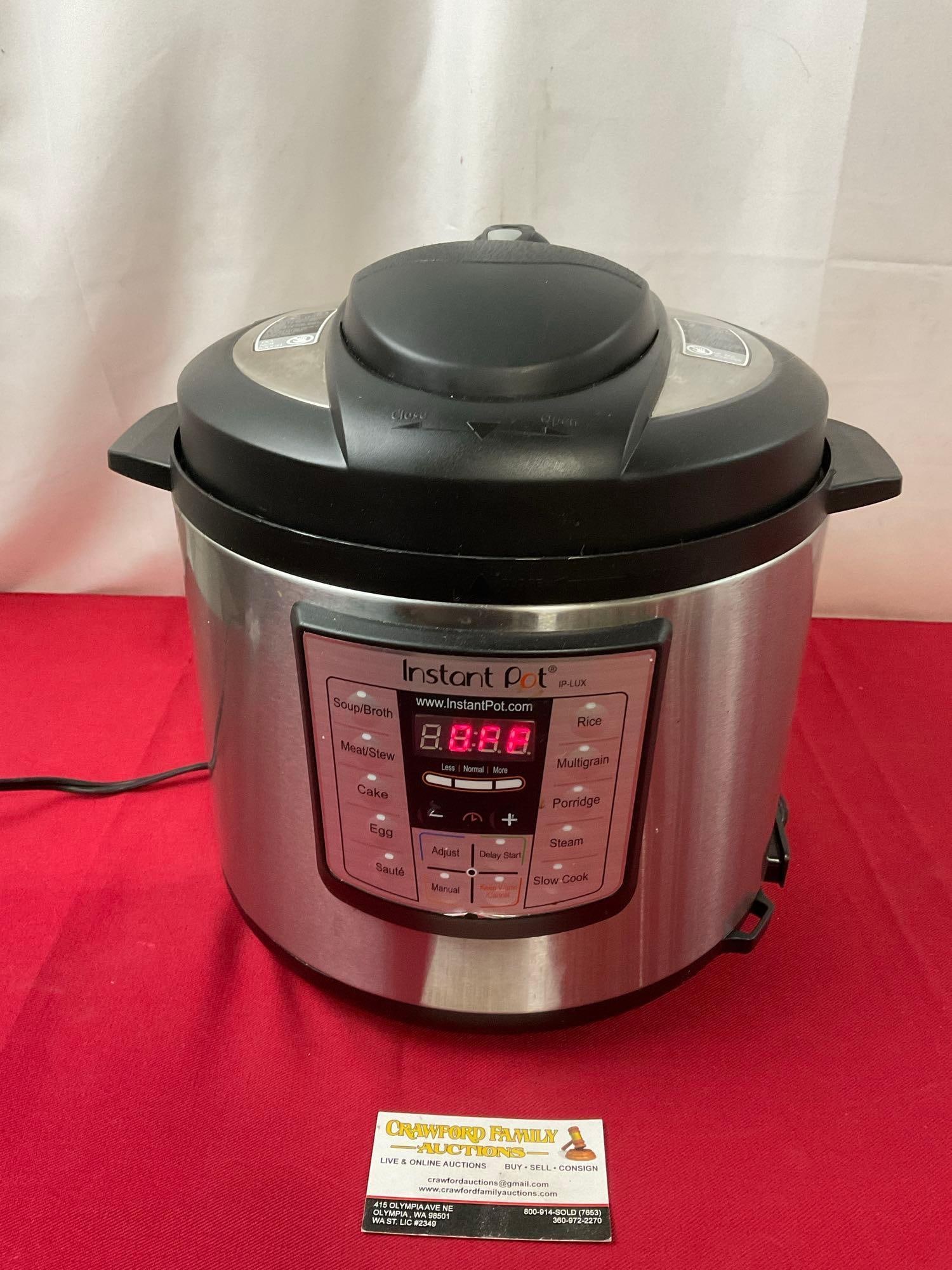 Instant Pot, Model IP-LUX60 V3 6 Quart Electric Pressure Cooker, tested and working (1 of 7)