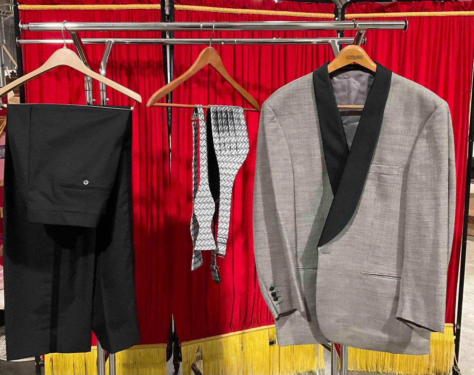 Lombardo Custom Wool? Men's Suit w/ 2 pcs Robert Talbot Protocol Silk Accessories. See pics. (1 of 13)