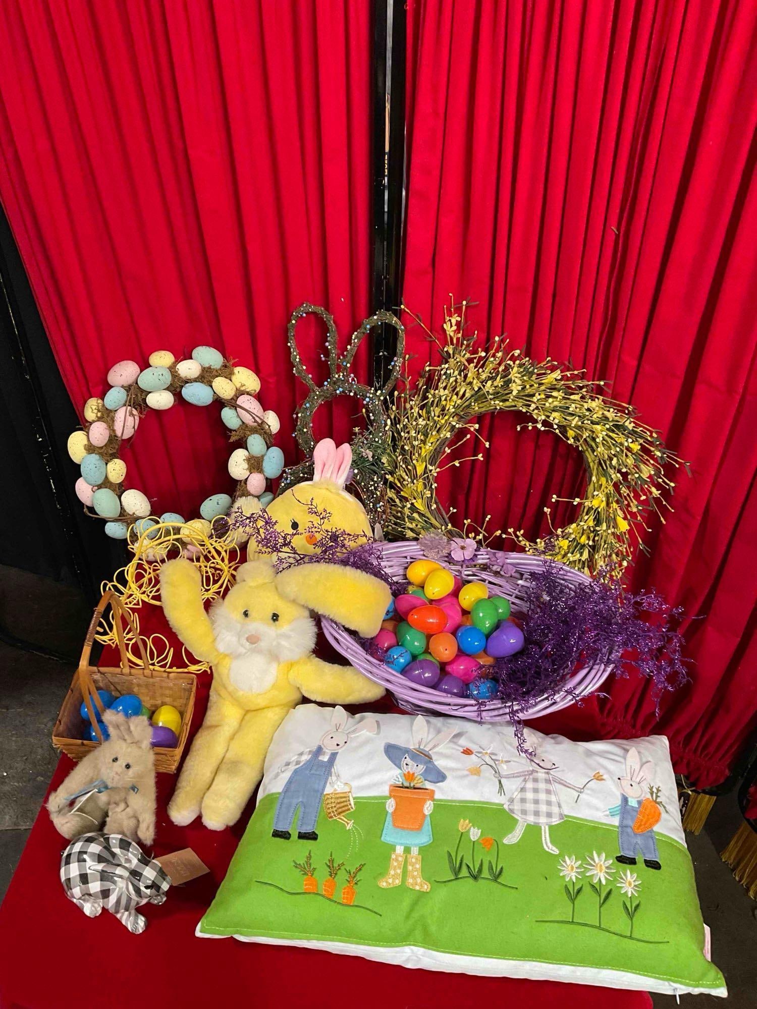 12 pcs Easter Spring Decor. 2x Wreathes, 2x Easter Egg Baskets w/ Eggs, Pillow & More! See pics. (1 of 7)