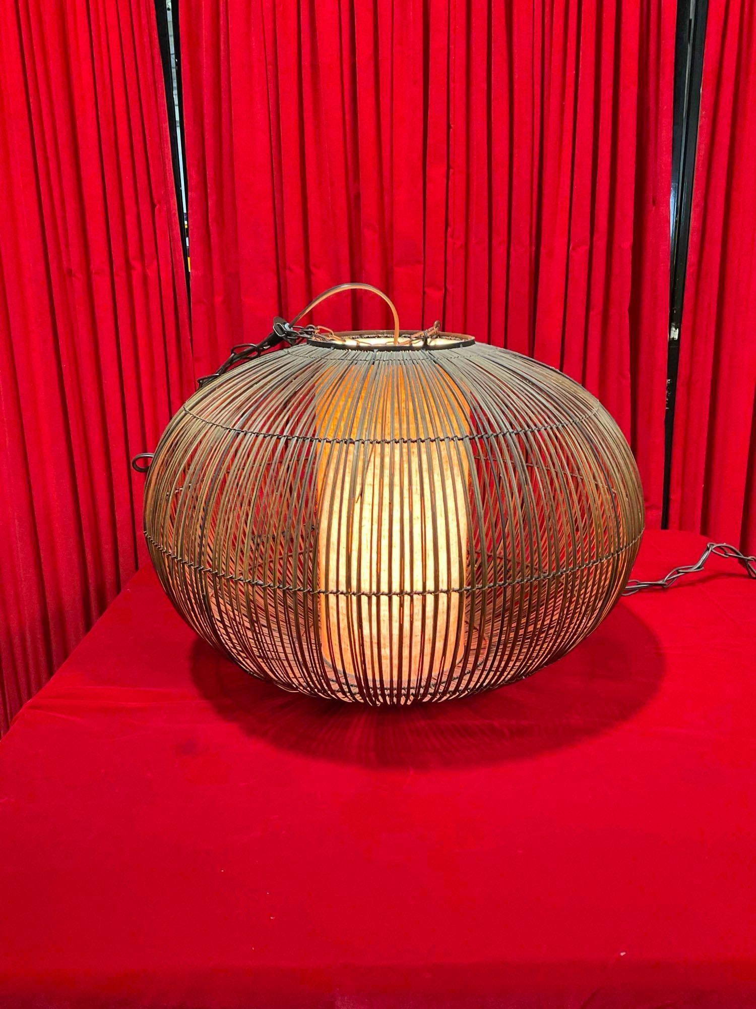 Vintage Woven Rattan Hanging Ceiling Lamp. Tested, Works. Excellent Condition. See pics. (1 of 6)