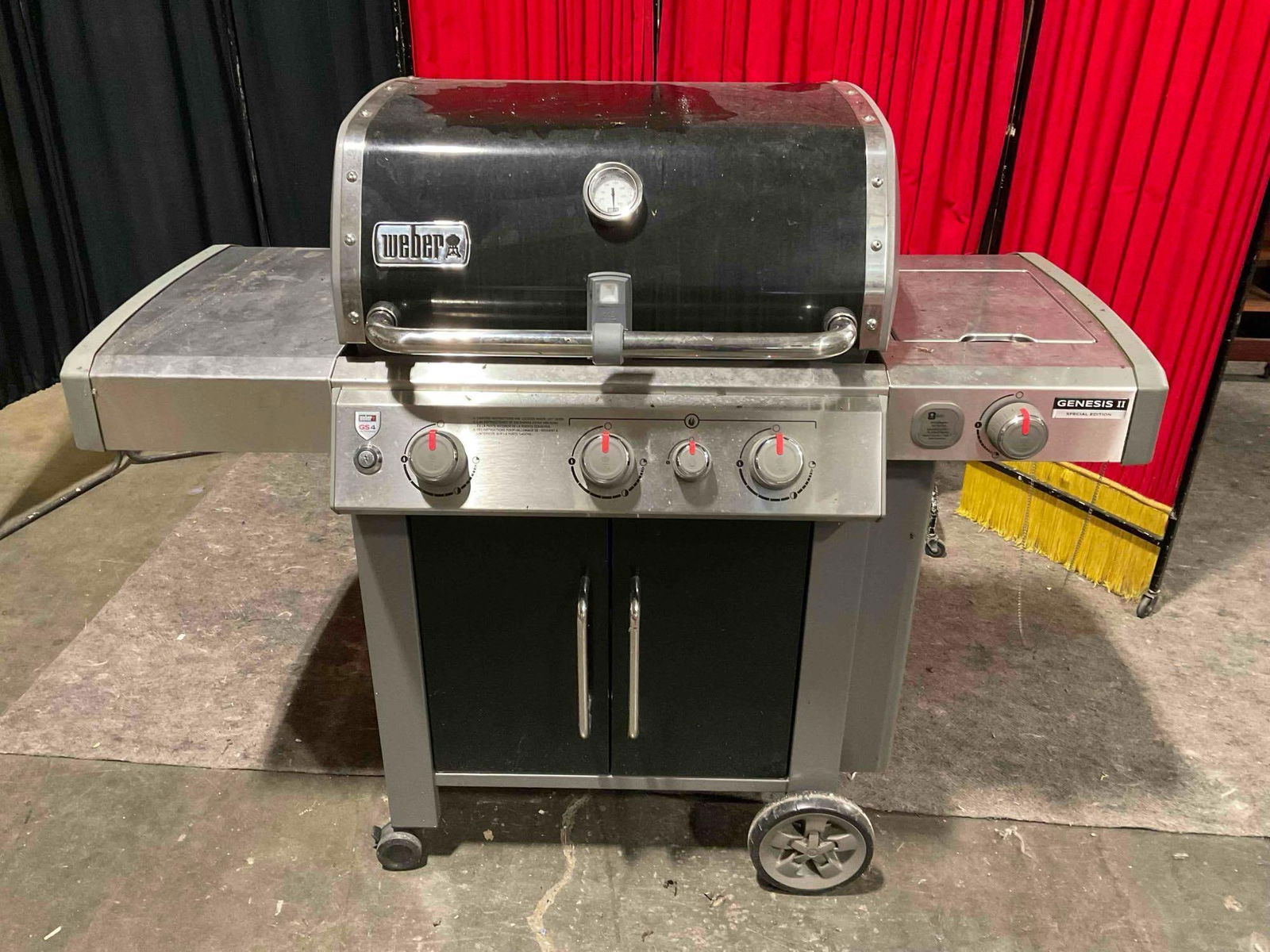 Weber GS4 Genesis II SE-335 Natural Gas Grill. Very Good Condition. Untested. See pics. (1 of 12)