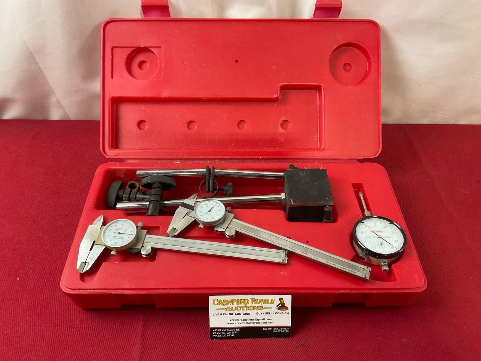 Grizzly Industrial Magnetic Base Dial Indicator Combo, in plastic case & extra calipers (1 of 4)