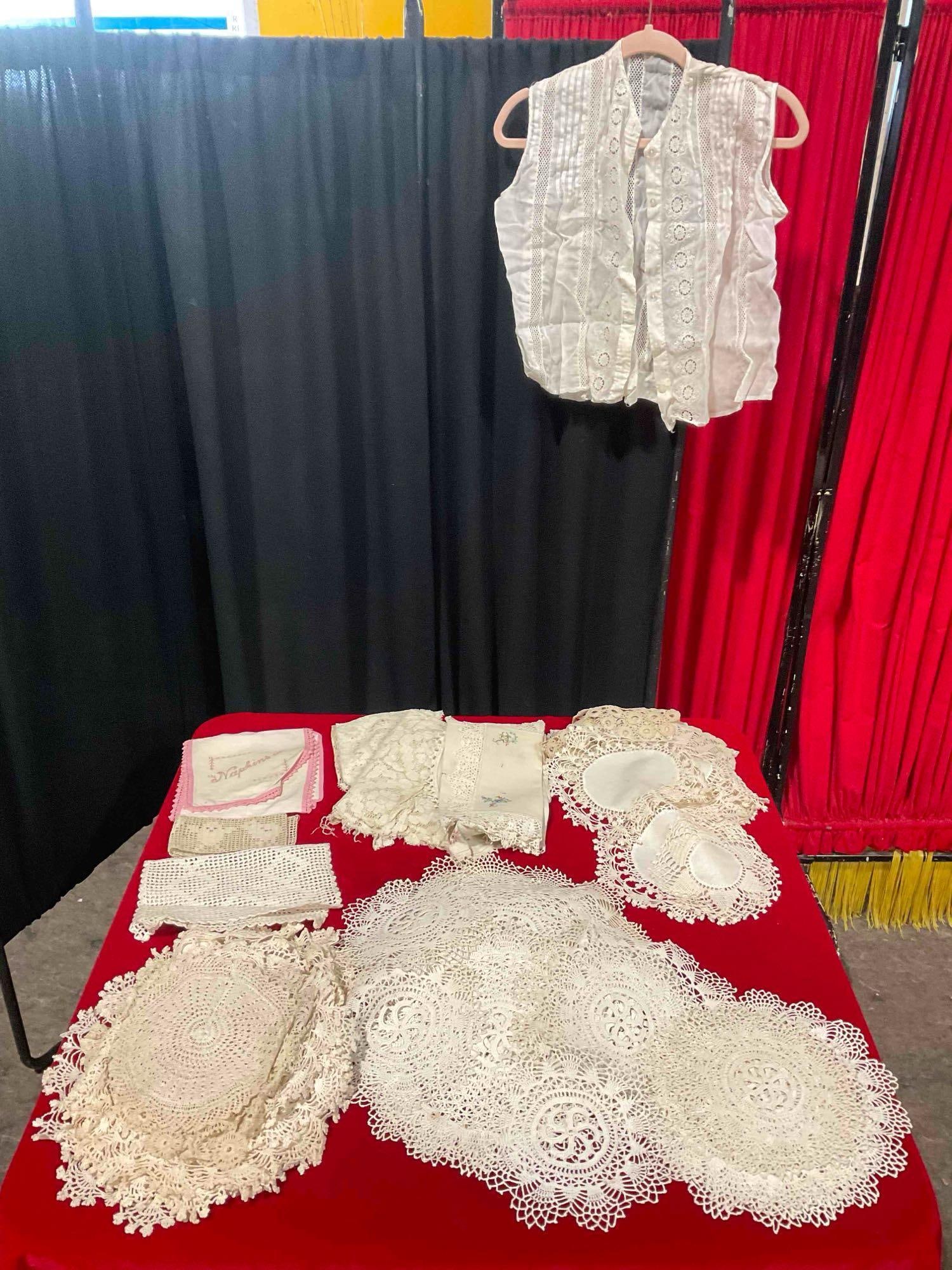 Uncounted Lot of Vintage Textiles. Crochet Doilies, Embroidered Napkins & More! See pics. (1 of 7)