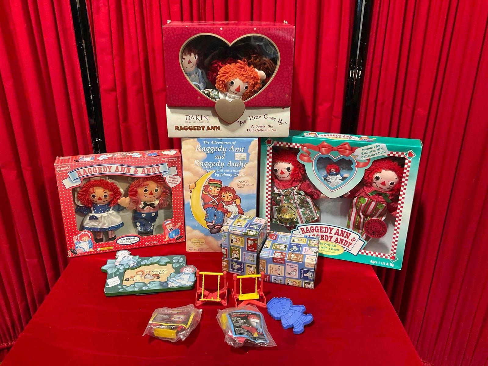 12 pcs Vintage Raggedy Ann & Raggedy Andy Toy Collection. NIB Dolls & More. See pics. (1 of 8)