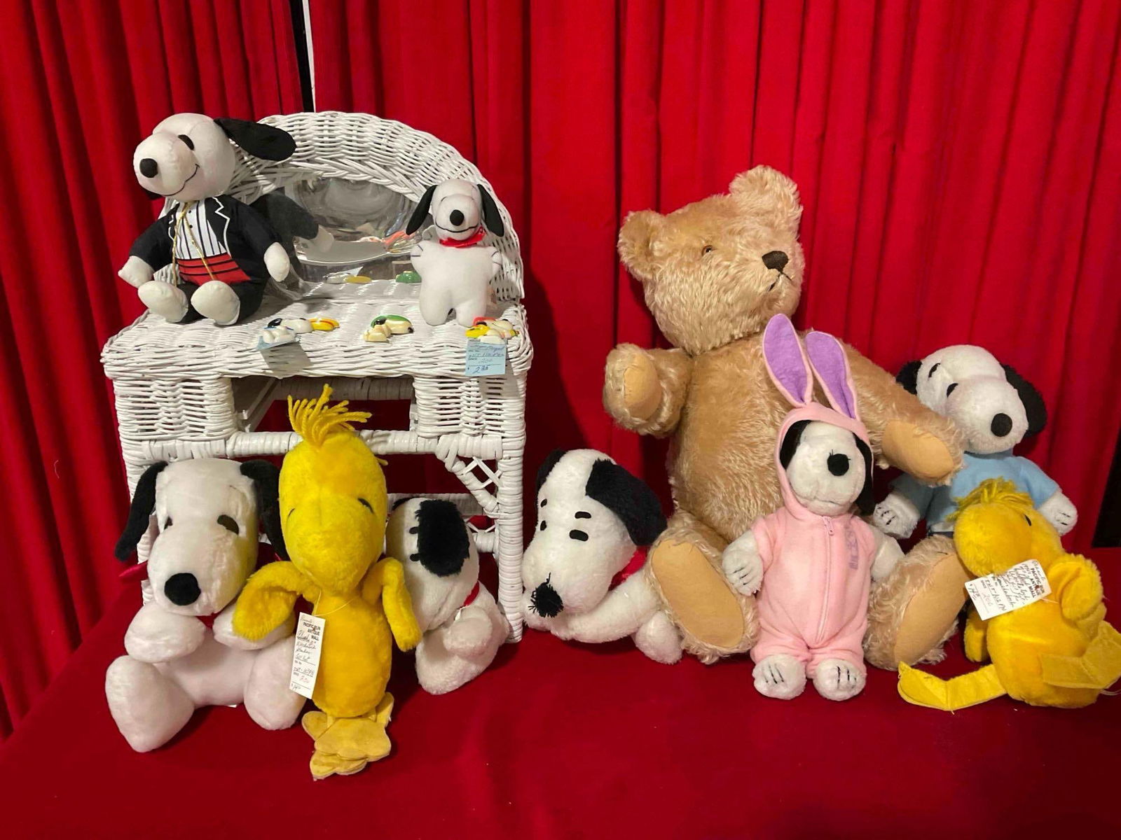 10+ pcs Vintage Toy Collection. Snoopy Plushes, Woodstock Doll, Teddy Bear, & More. See pics. (1 of 7)