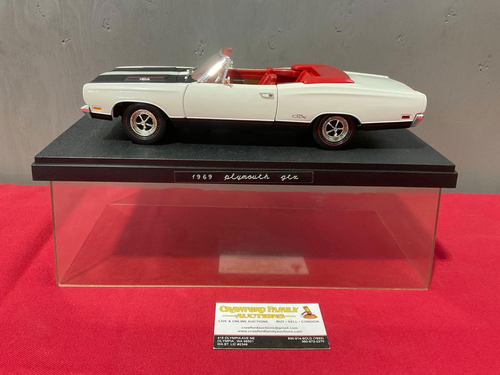 ERTL American Muscle 1969 Plymouth GTX Car Diecast Model in display case, 11 inches,: Should be 1:18 scale size. Appears to be in fair to good shape, the display case may need some cleaning, some wear can be seen on the case, The piece measures approx 11 inches. See pics. E-4050
