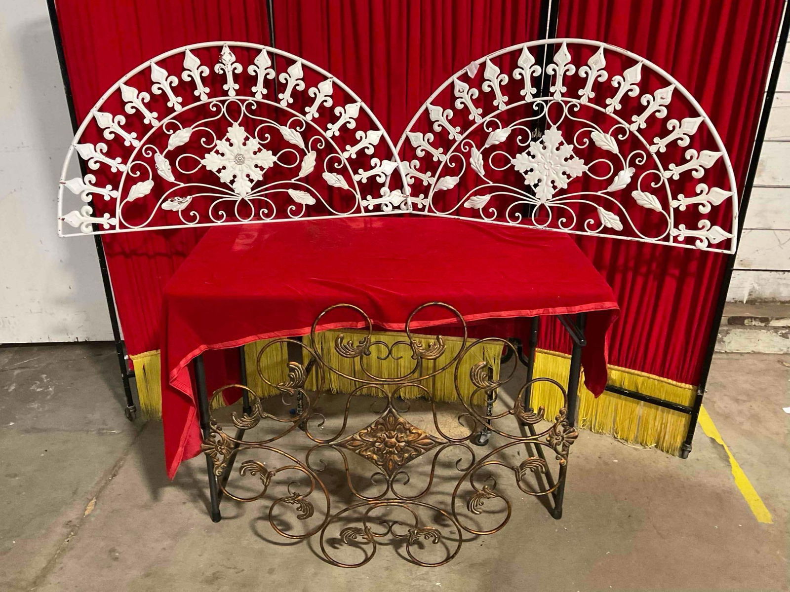 3 pcs Vintage Metal Decorative Wall Art. 2x White Half Moons & 1 Copper Filigree. See pics. (1 of 4)